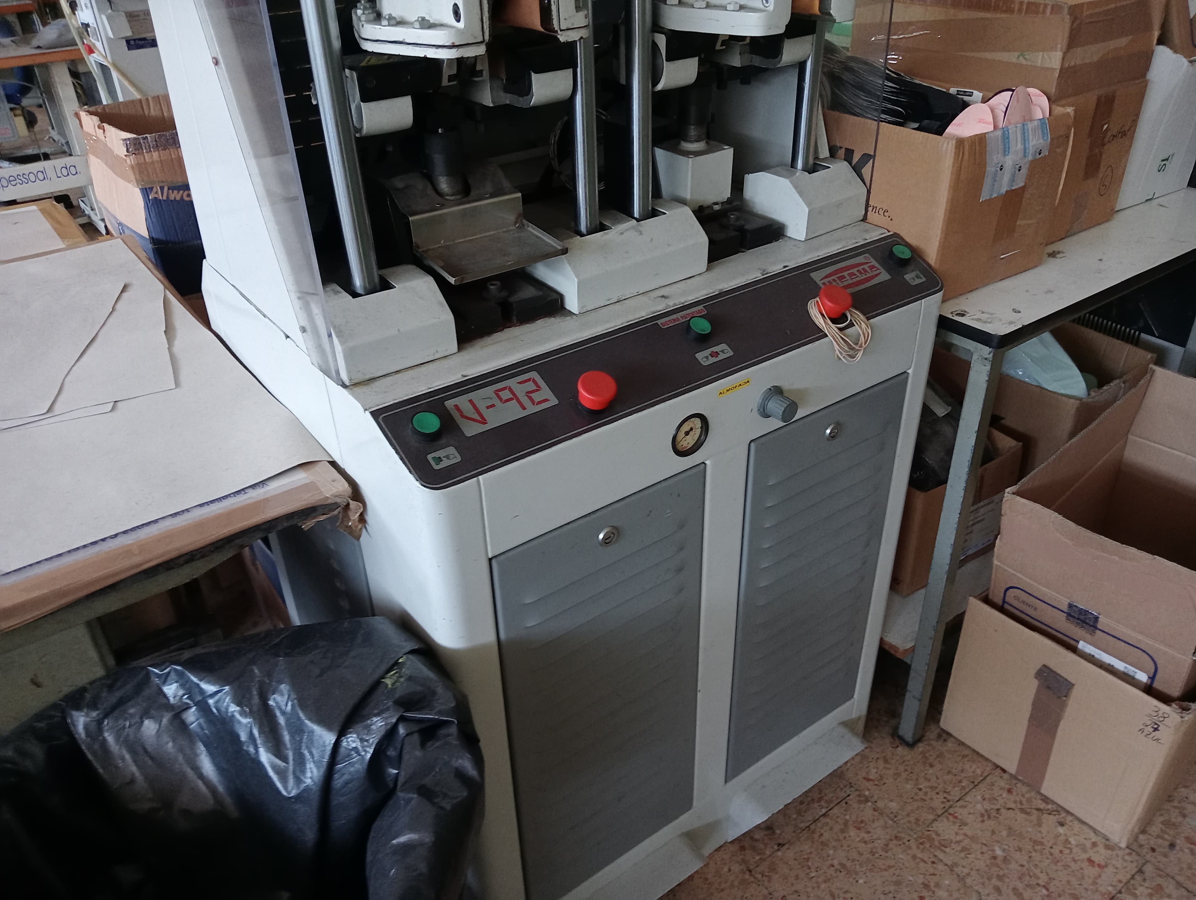 Máquina de Moldar + Máquina de Contrafortes — imagem 4