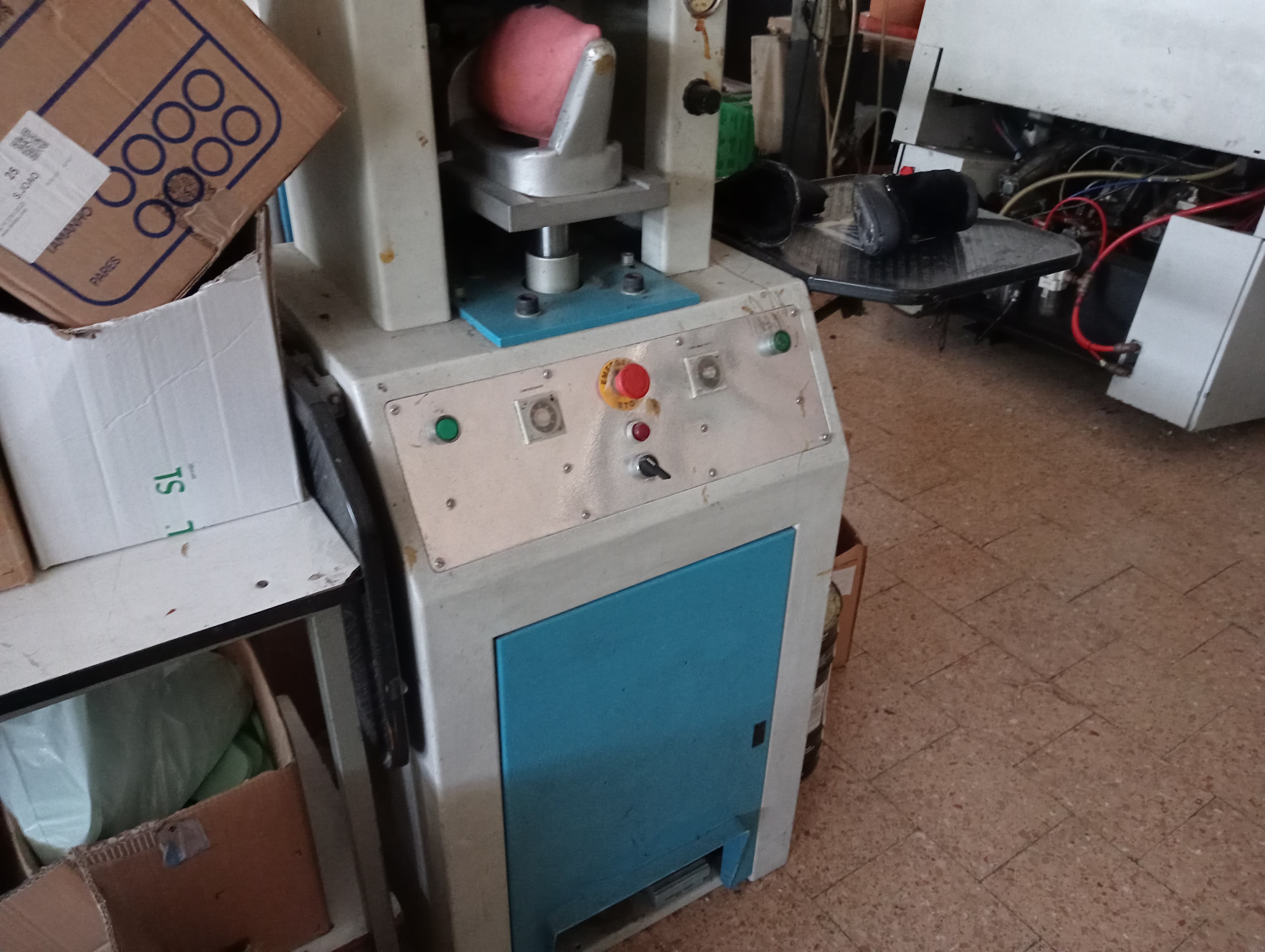Máquina de Moldar + Máquina de Contrafortes — imagem 6