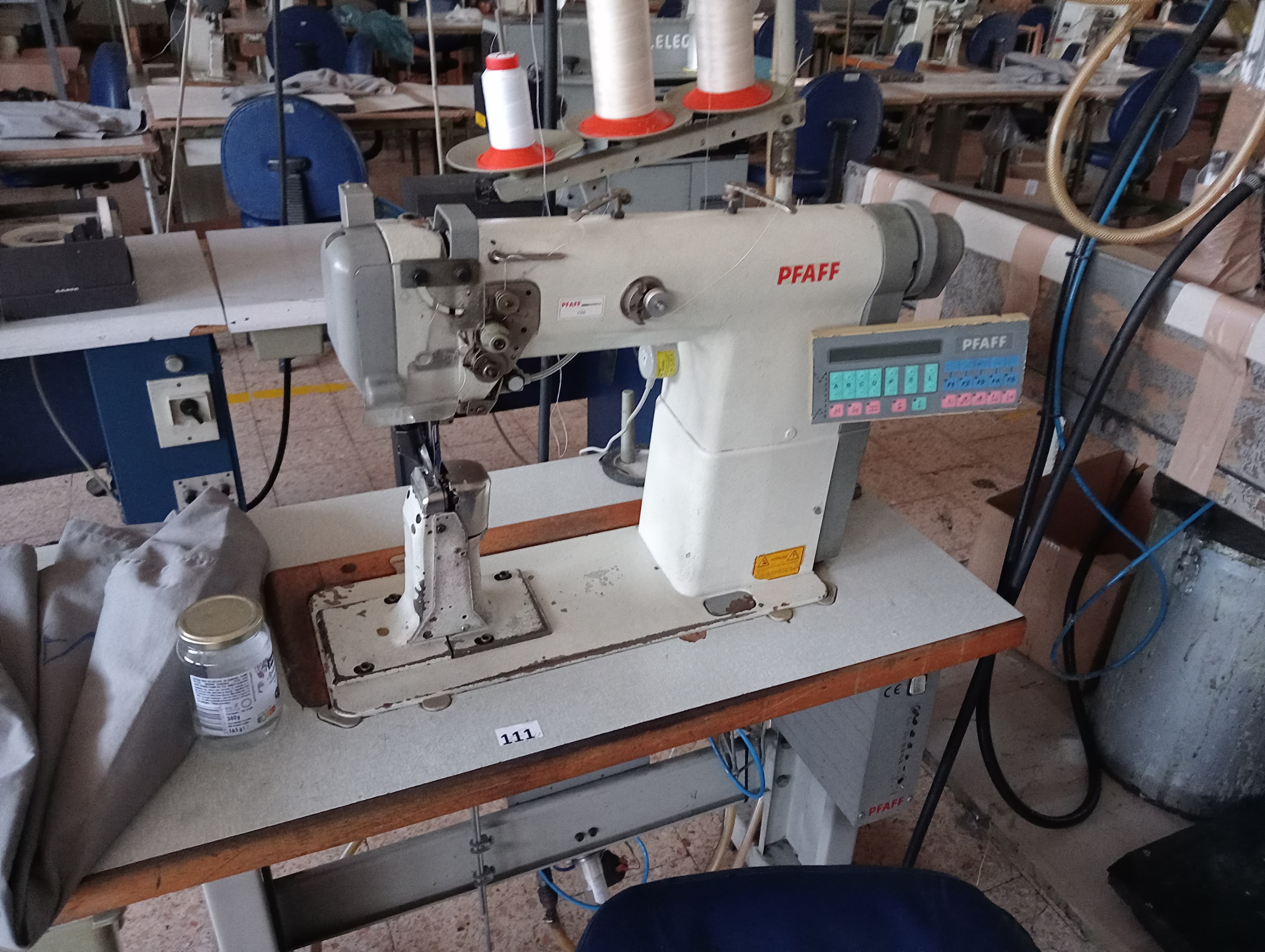Máquina de Coluna Alta · Máquina de Meter Fita · Máquina de Orlar — imagem 1