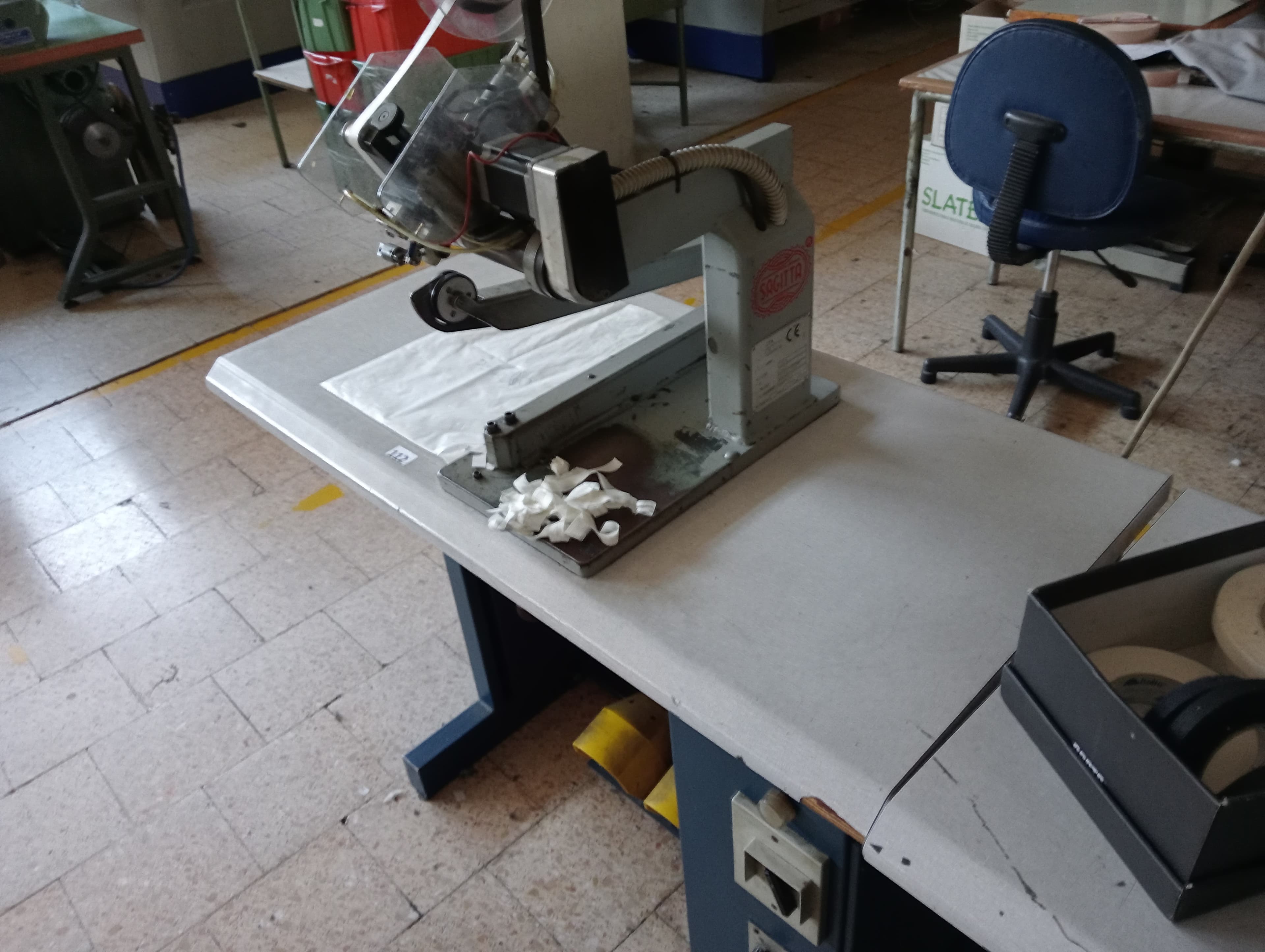 Máquina de Coluna Alta · Máquina de Meter Fita · Máquina de Orlar — imagem 9