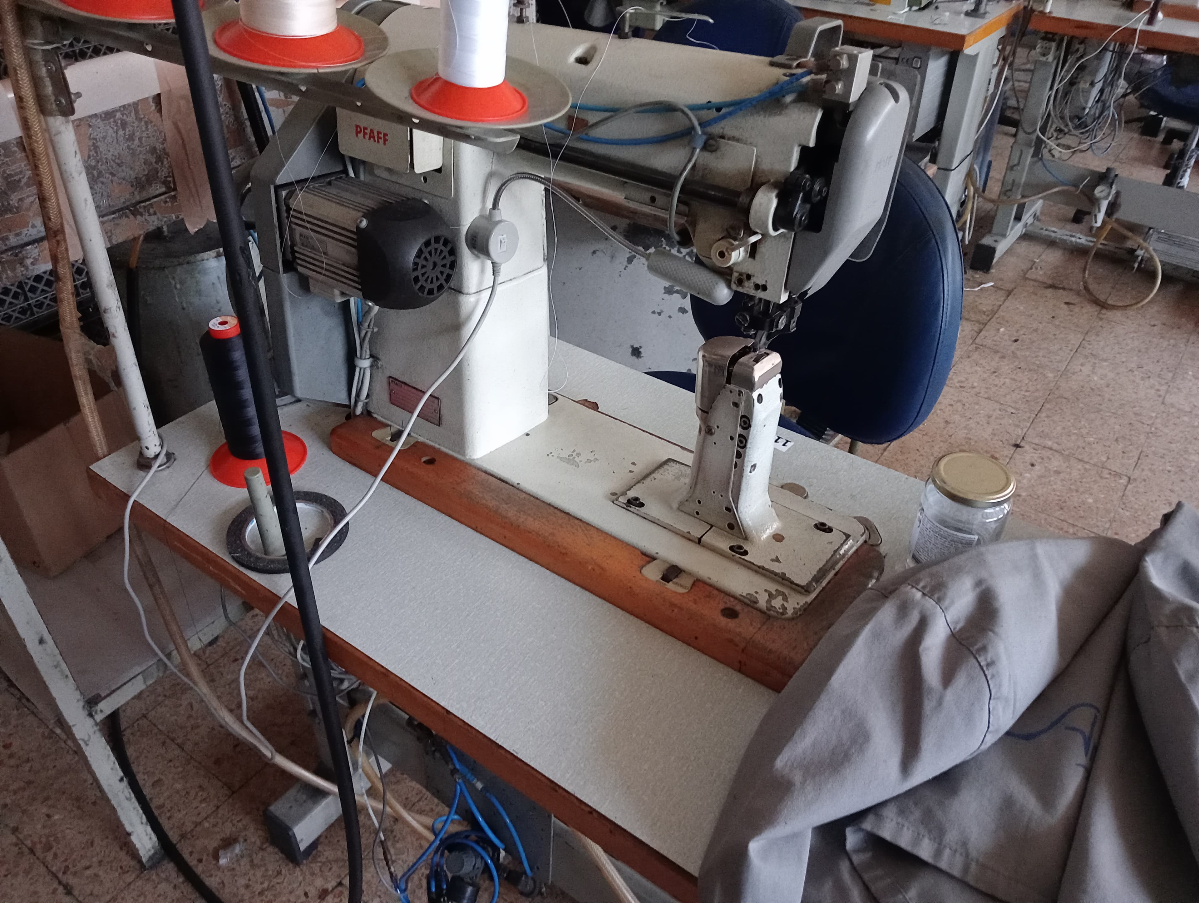 Máquina de Coluna Alta · Máquina de Meter Fita · Máquina de Orlar — imagem 4