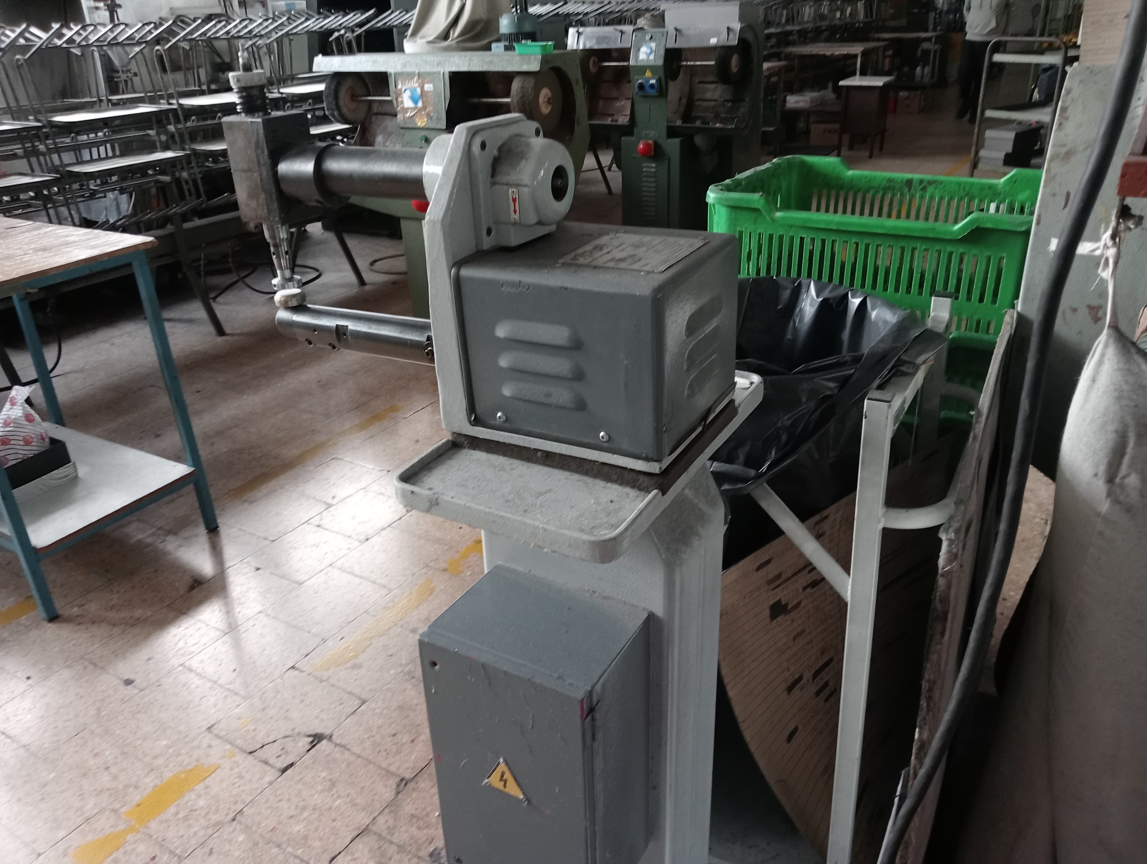 Máquina de Rebater Costuras — imagen 3