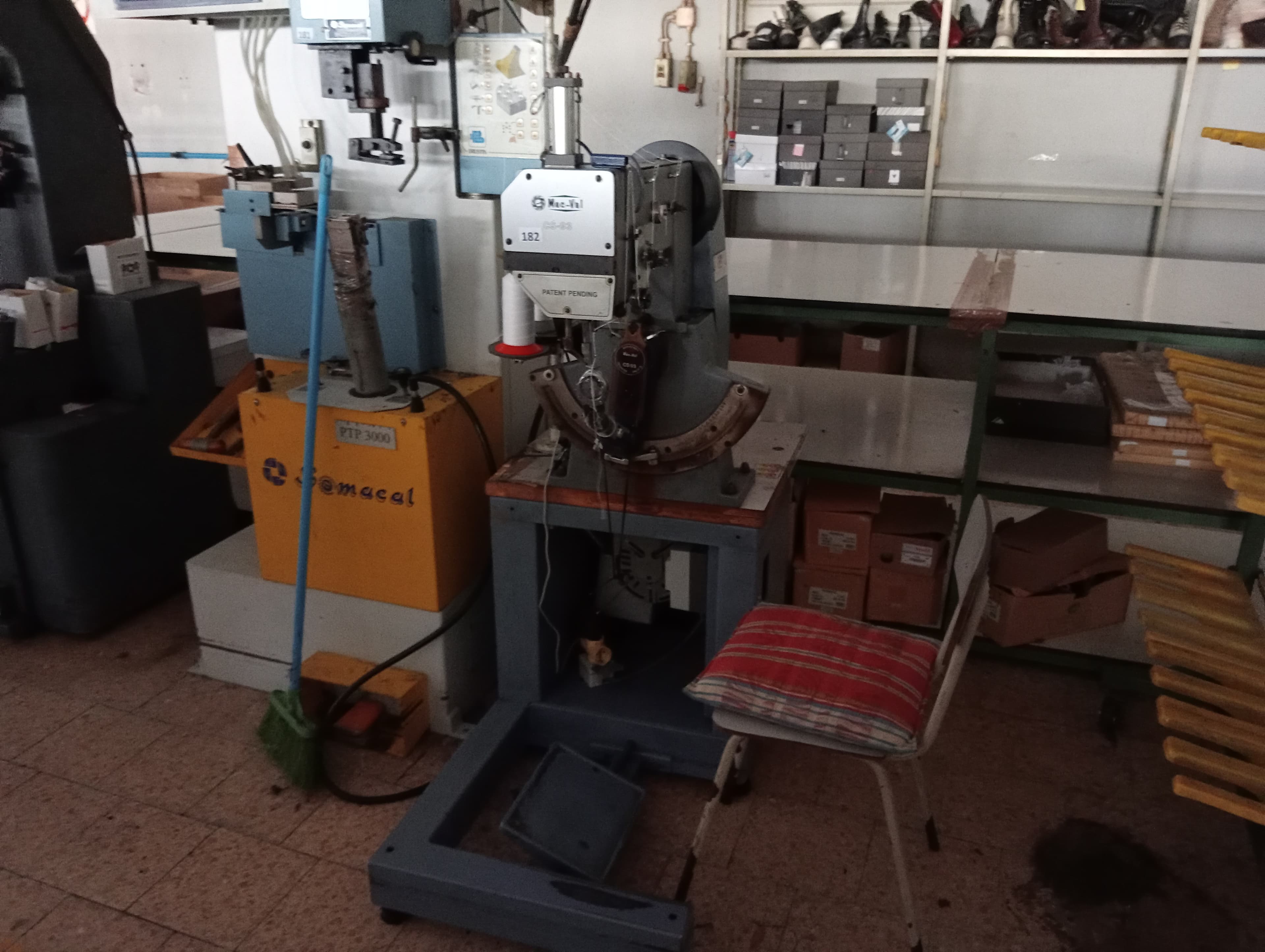 Máquinas de Pregar Saltos · Máquina de Coser Solas — imagem 4