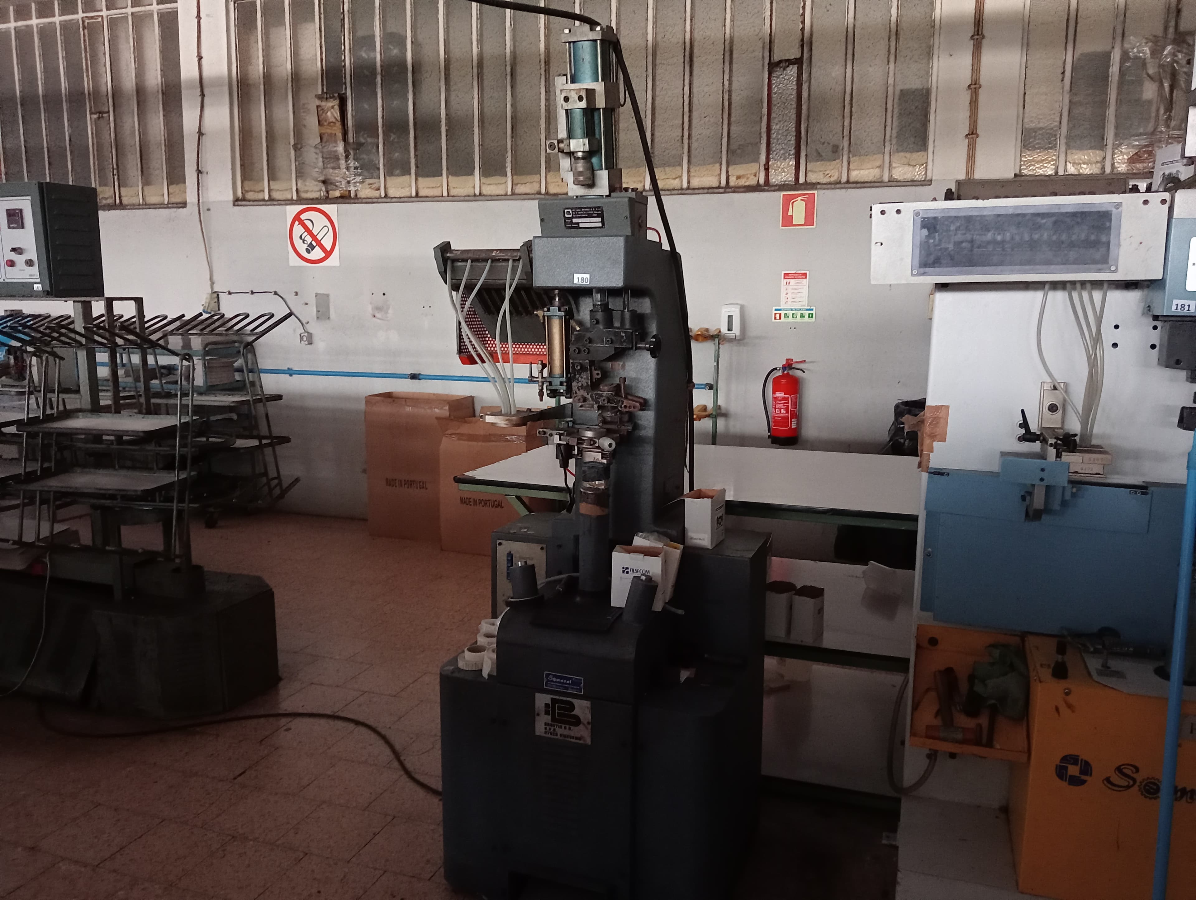 Máquinas de Pregar Saltos · Máquina de Coser Solas — imagem 8