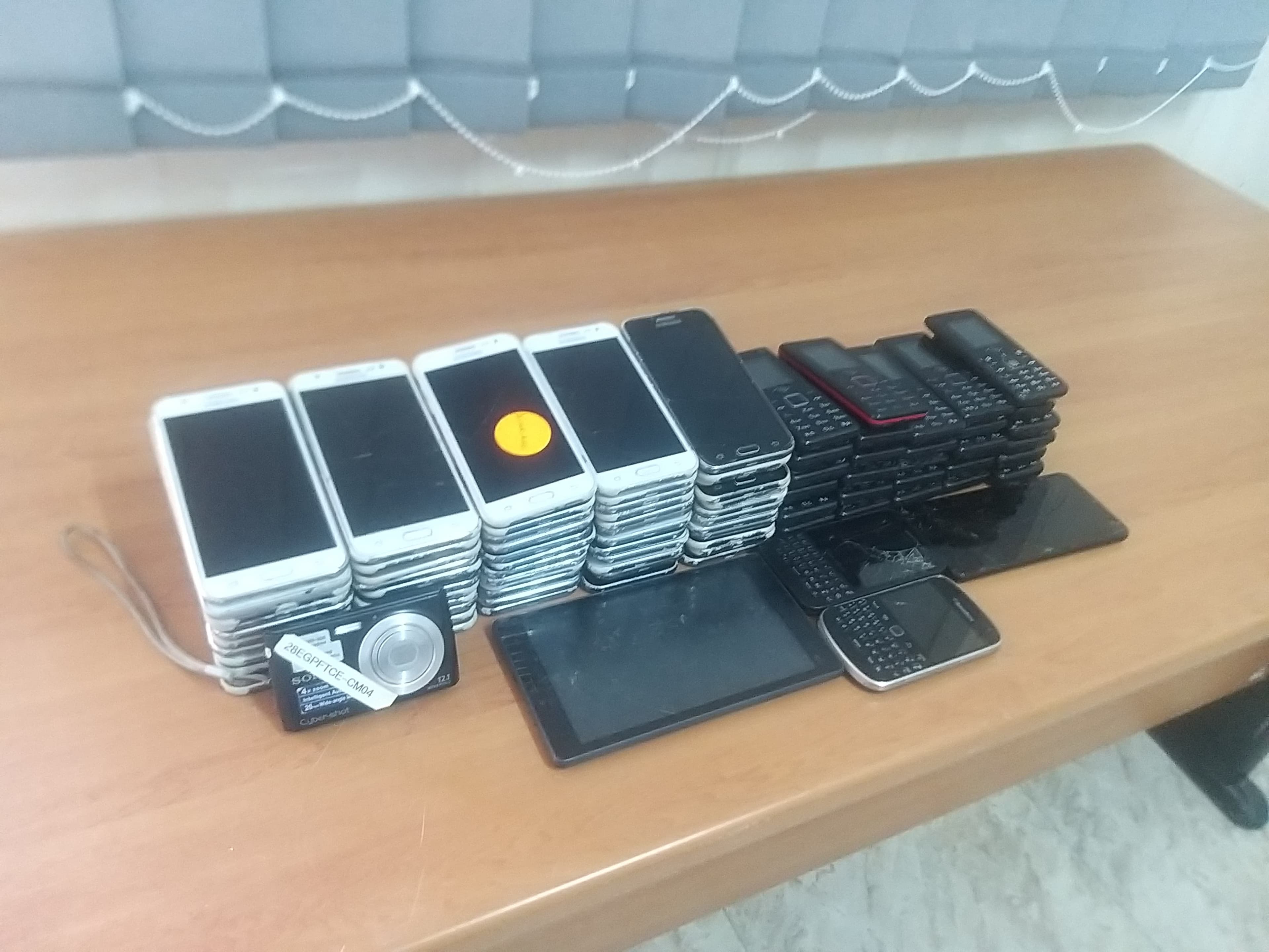 Mobile Phones — image 4