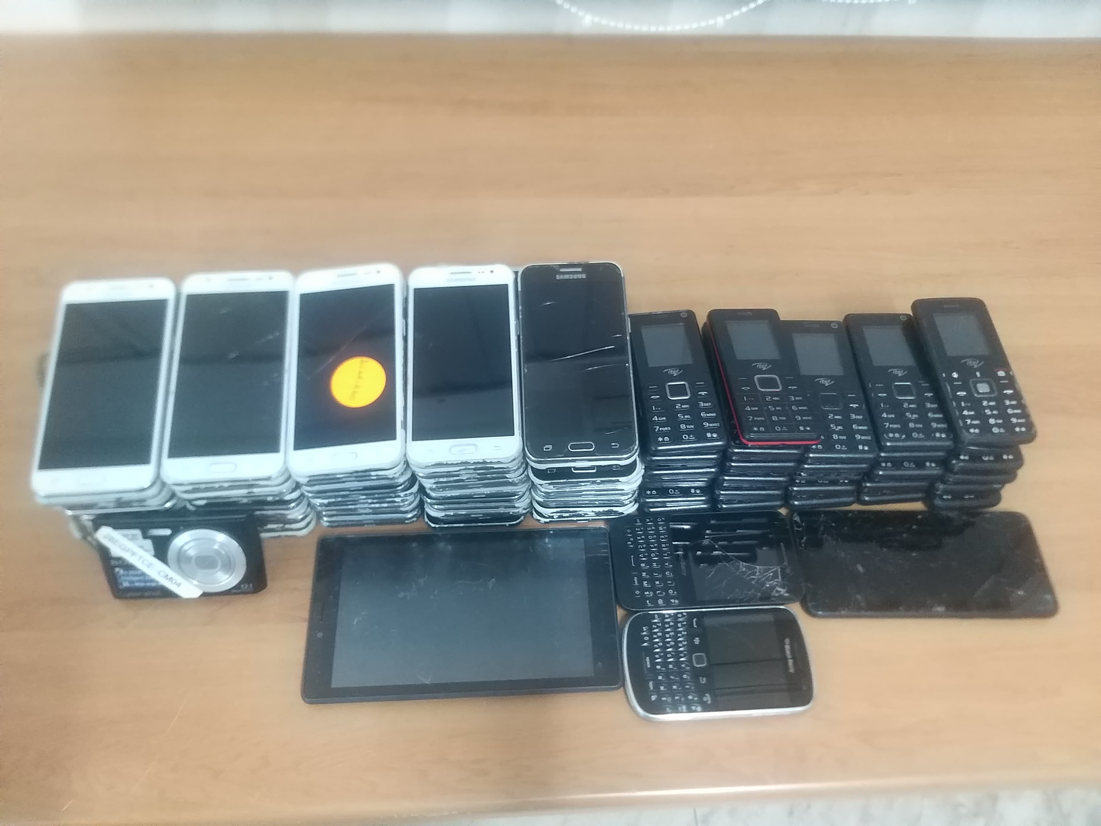 Mobile Phones — image 2