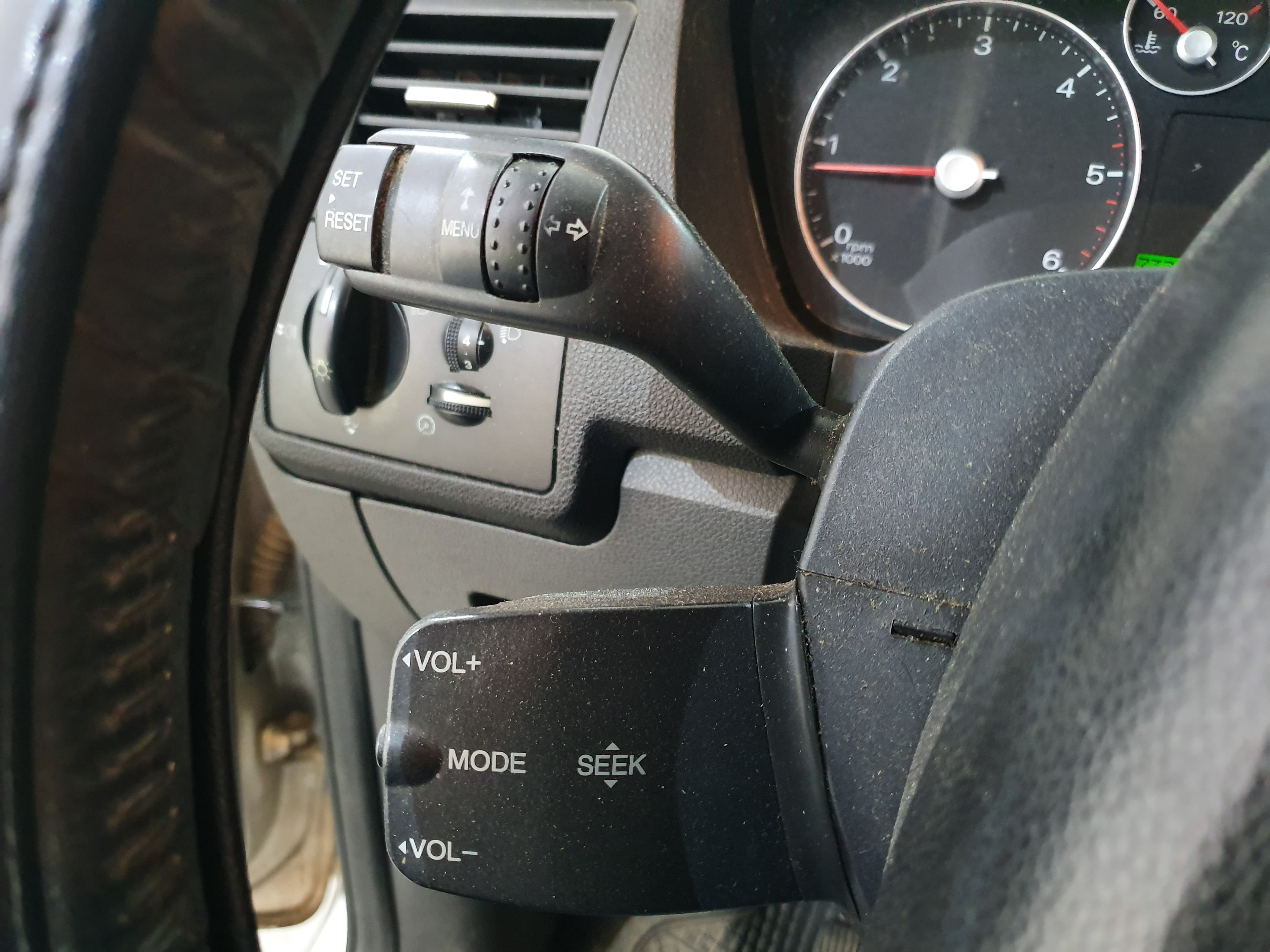 Ford Focus C-Max · Ano 2004 — image 46