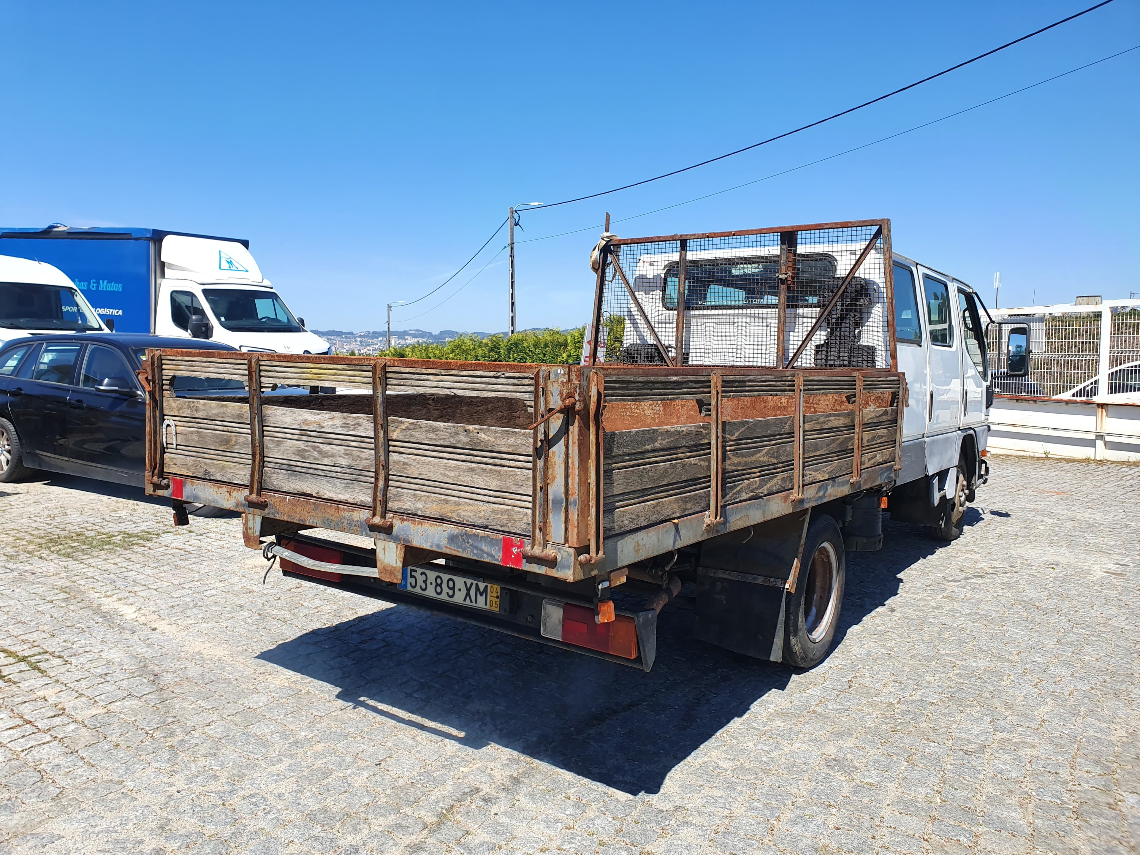 Mitsubishi Canter · Ano 2004 — imagen 4