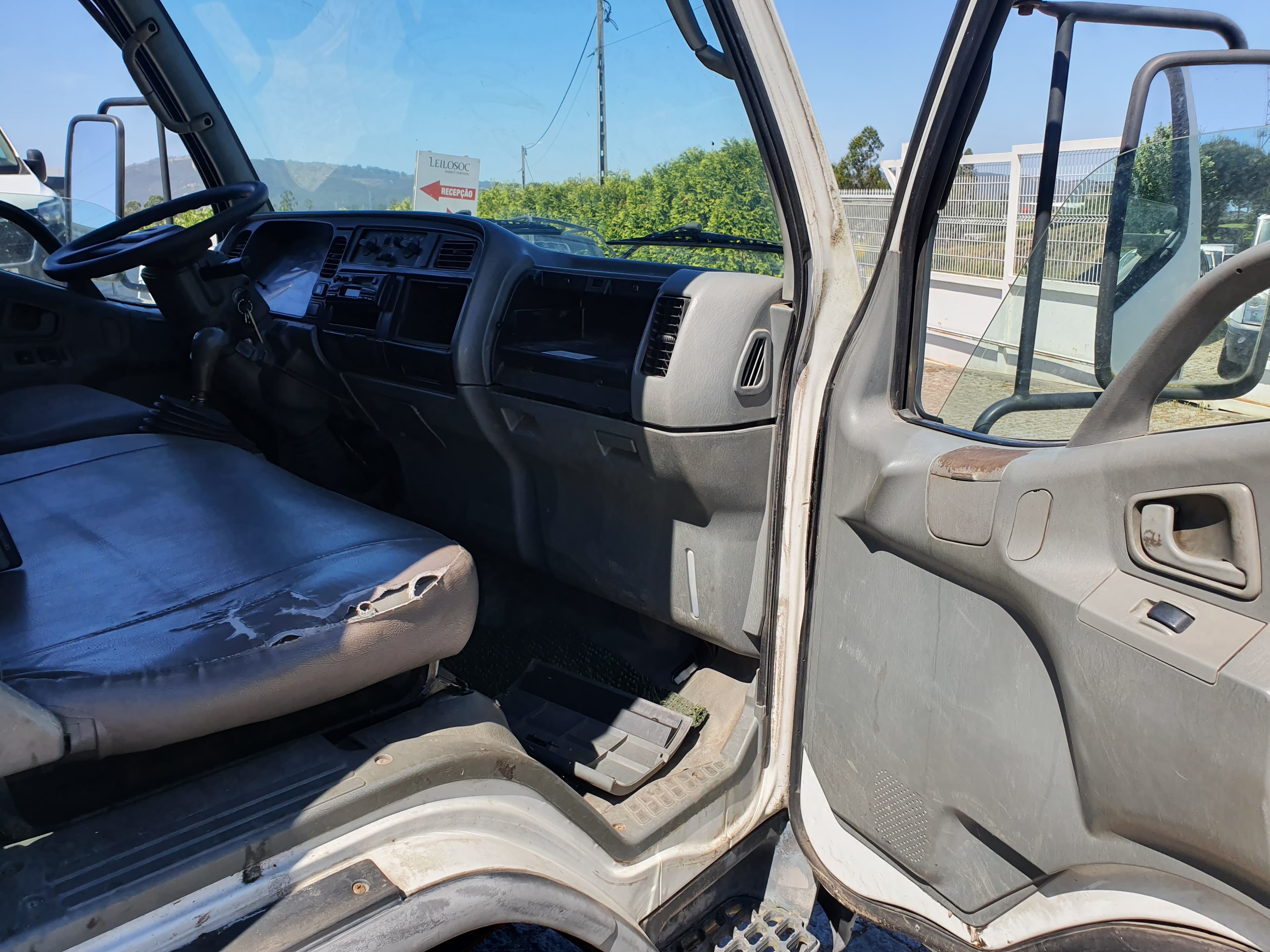 Mitsubishi Canter · Ano 2004 — imagen 14