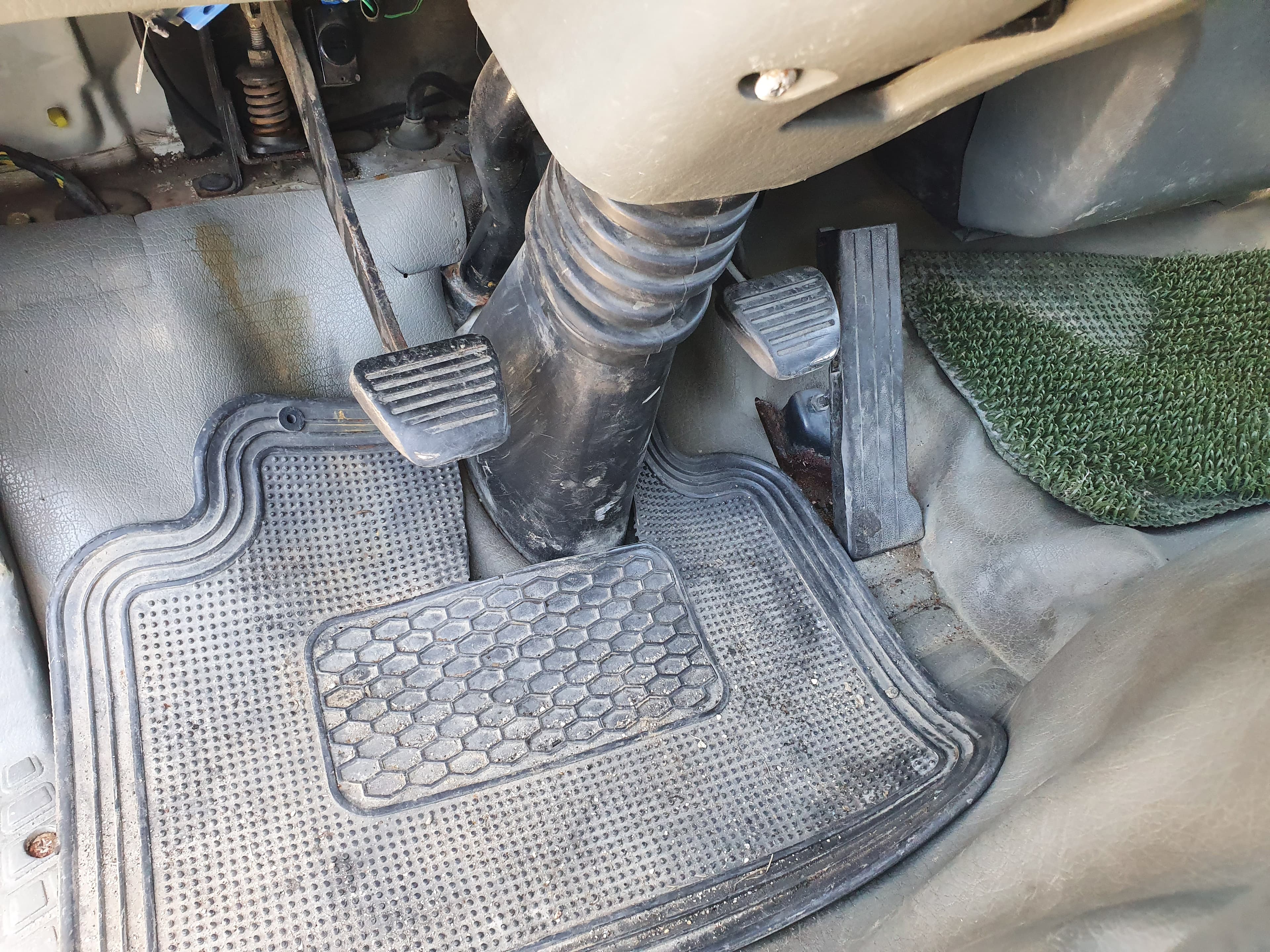 Mitsubishi Canter · Ano 2004 — imagen 29