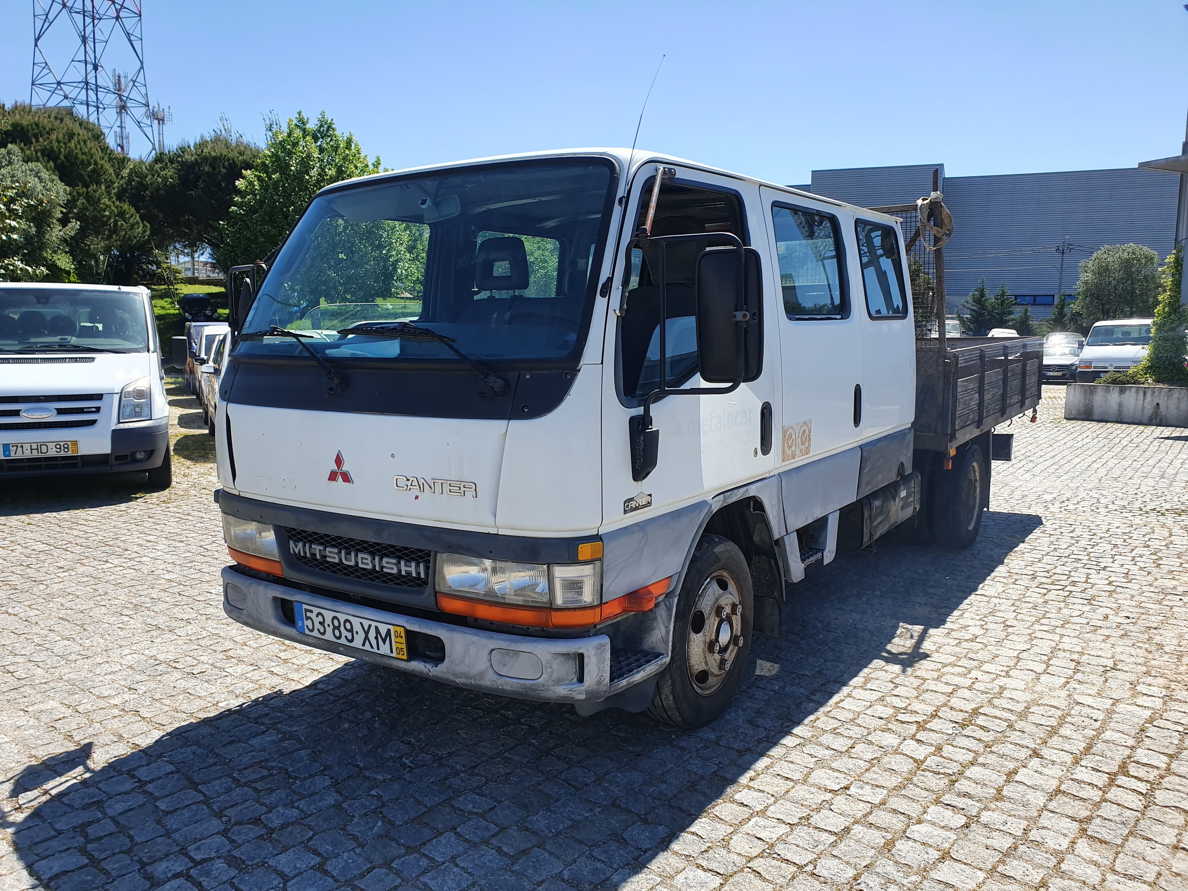 Mitsubishi Canter · Ano 2004 — imagen 2