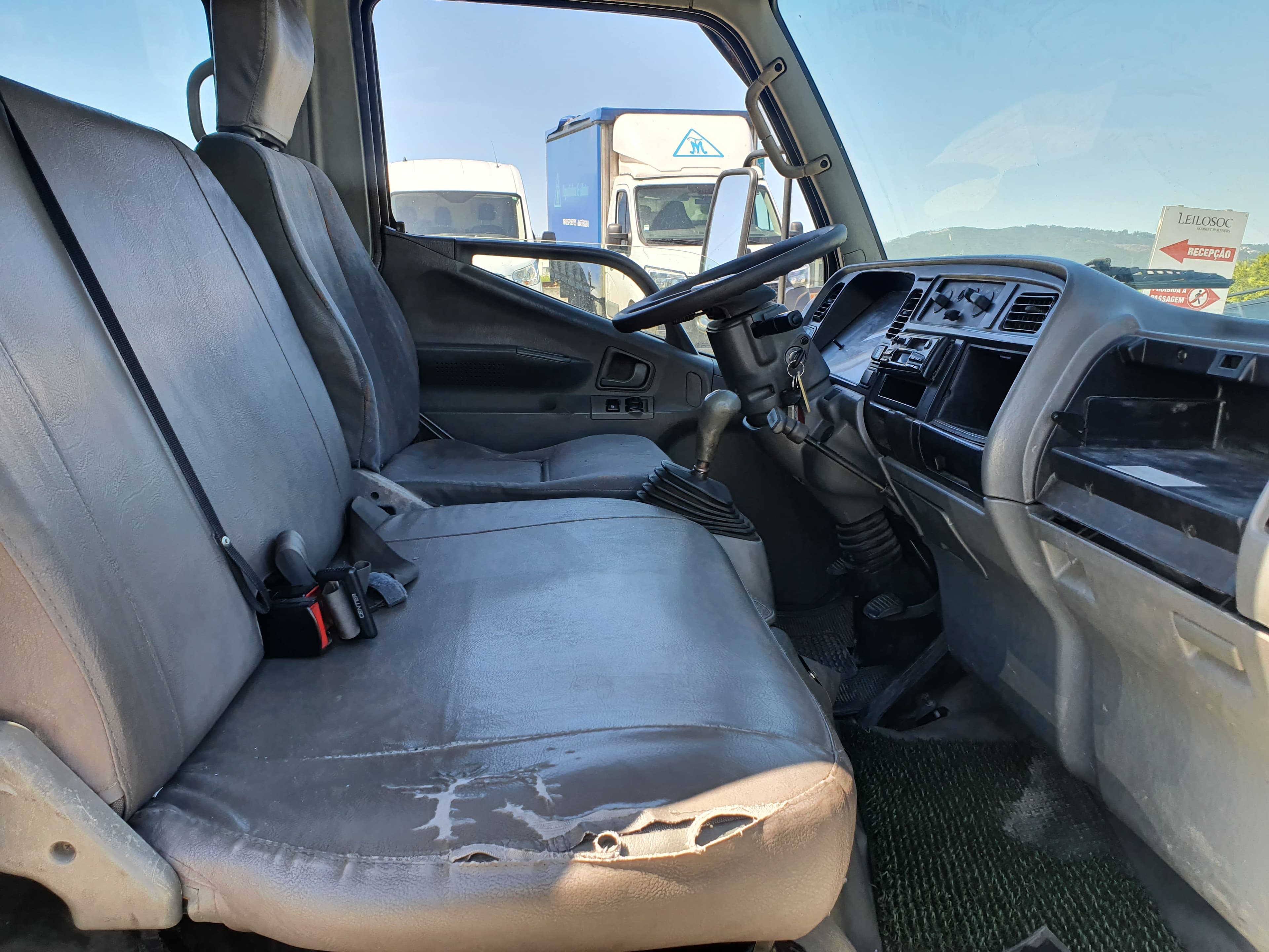 Mitsubishi Canter · Ano 2004 — imagen 16