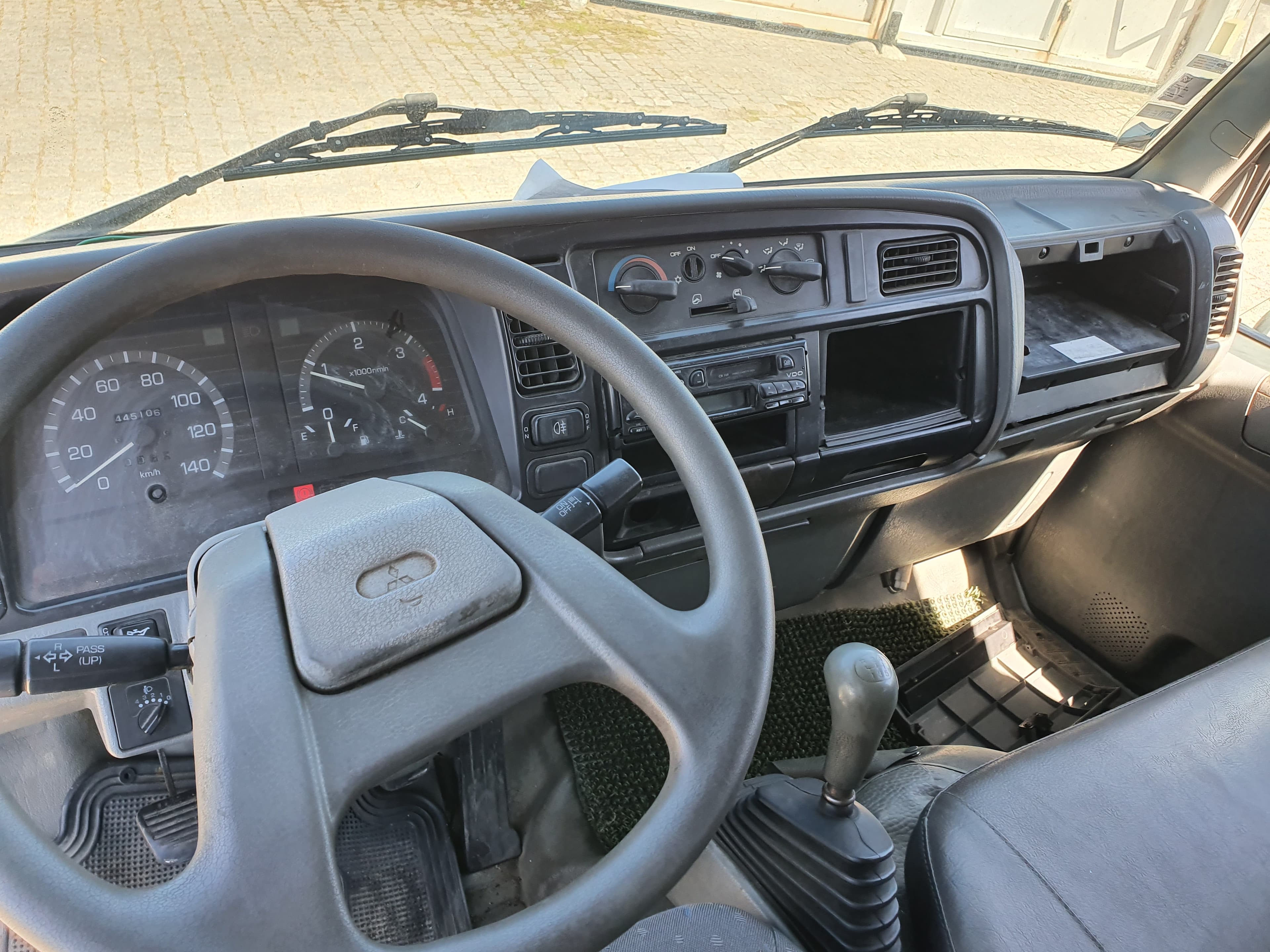 Mitsubishi Canter · Ano 2004 — imagen 21