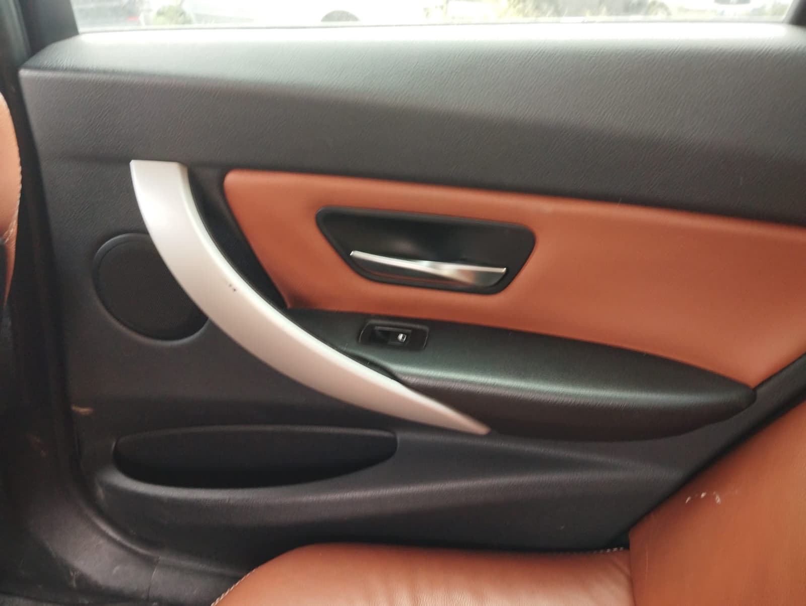 BMW 320ed · Ano 2014 — imagem 16