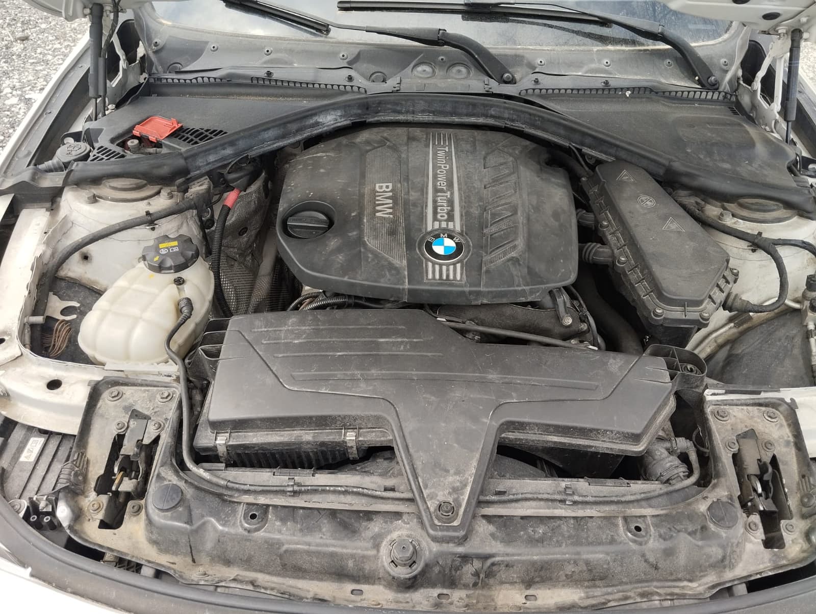 BMW 320ed · Ano 2014 — imagem 23