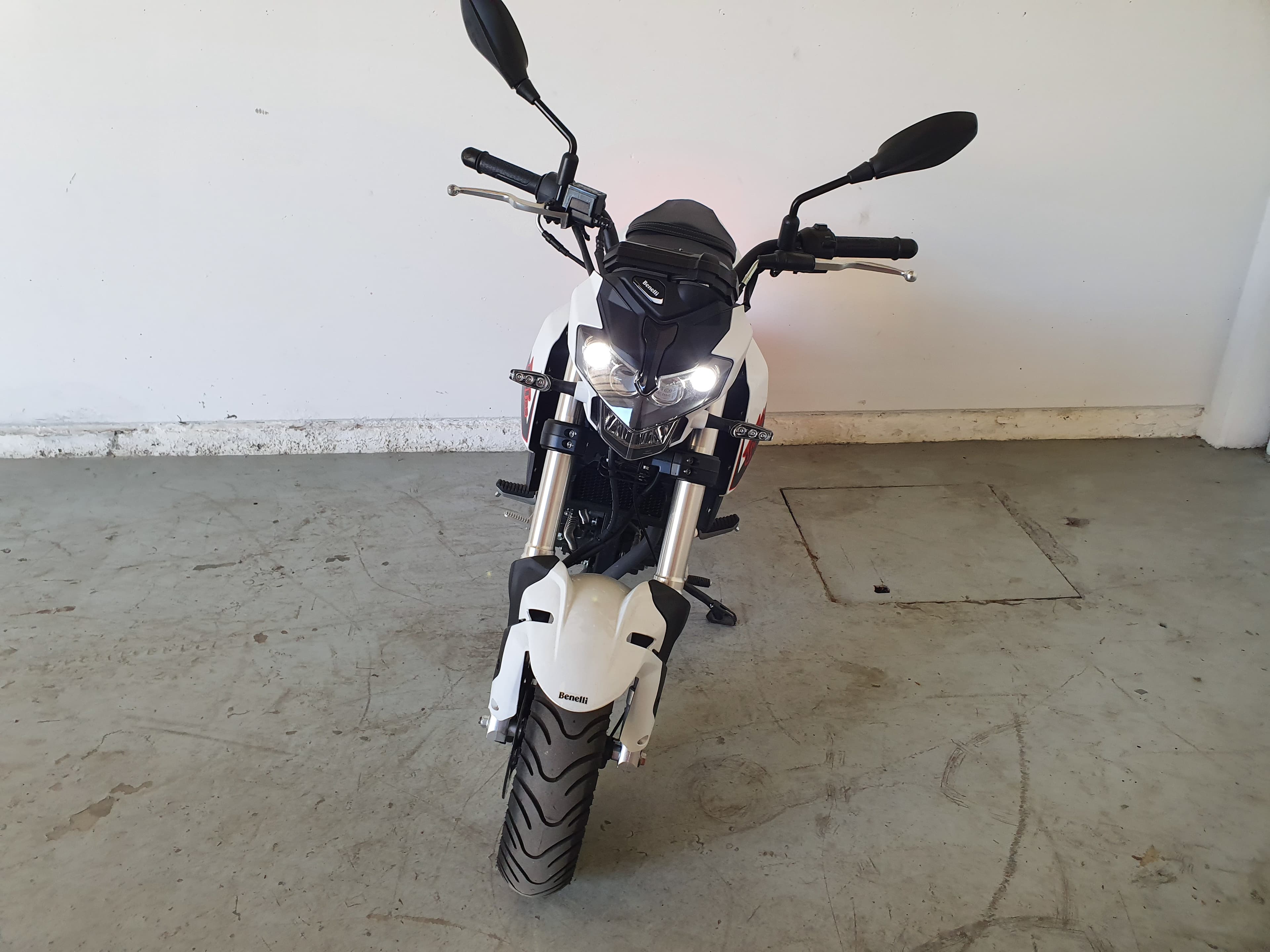 Benelli TNT 125 · Ano 2023 — imagen 3