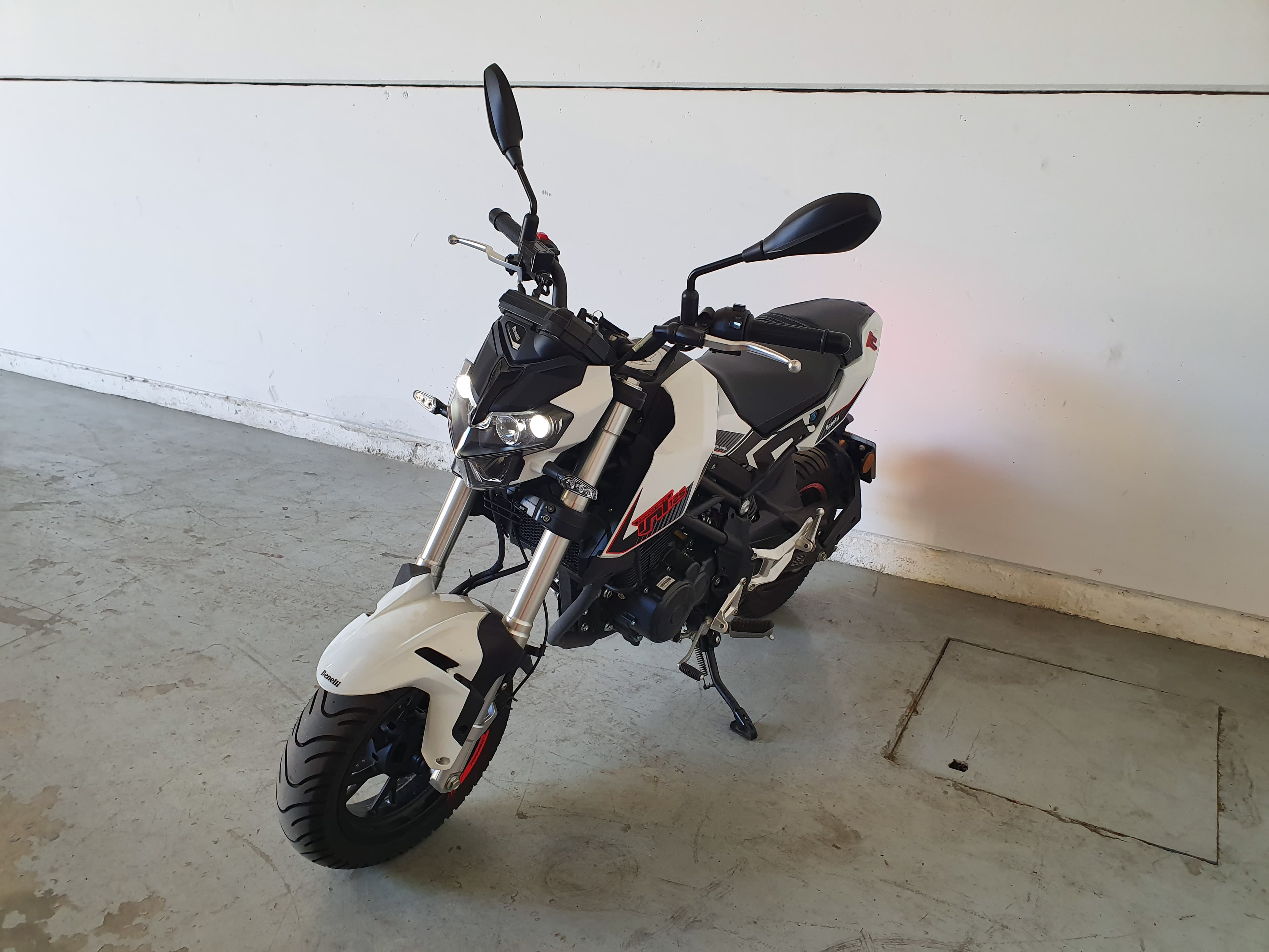 Benelli TNT 125 · Ano 2023 — imagen 2