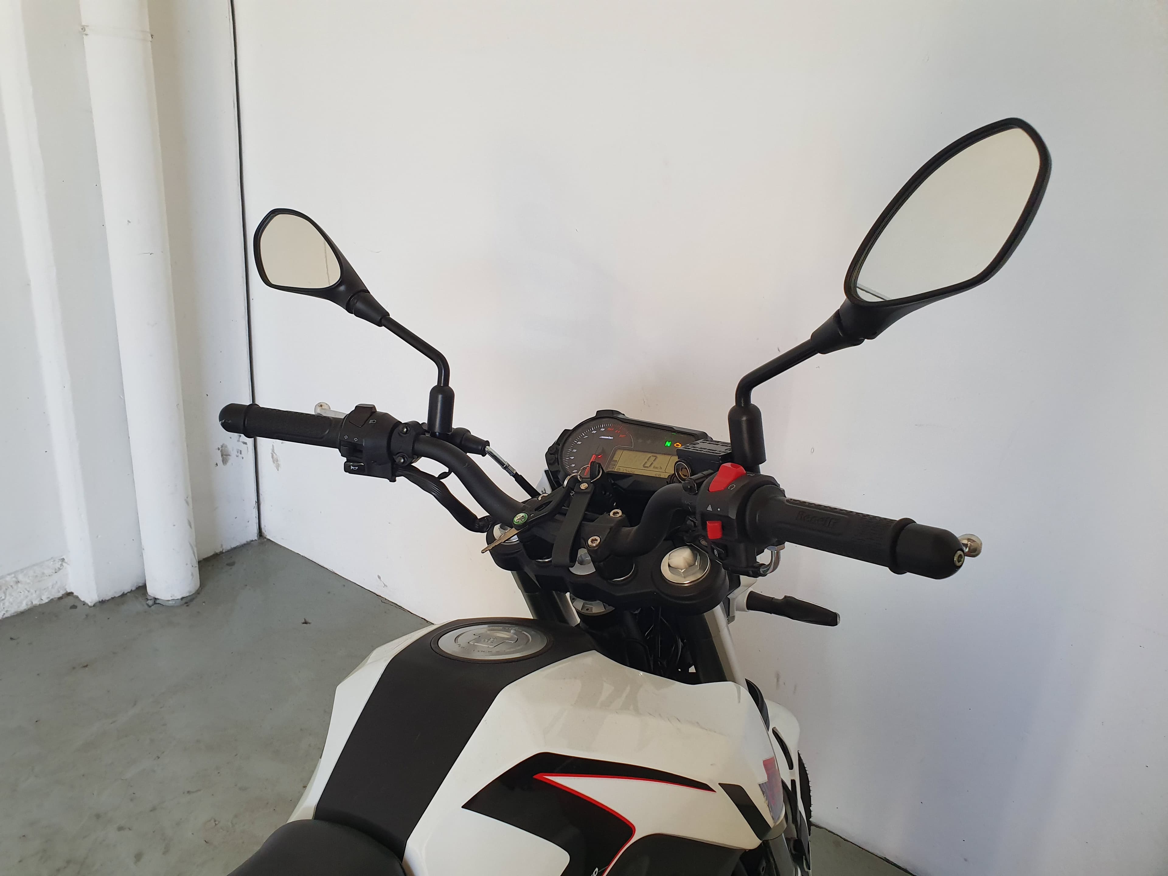 Benelli TNT 125 · Ano 2023 — imagen 8