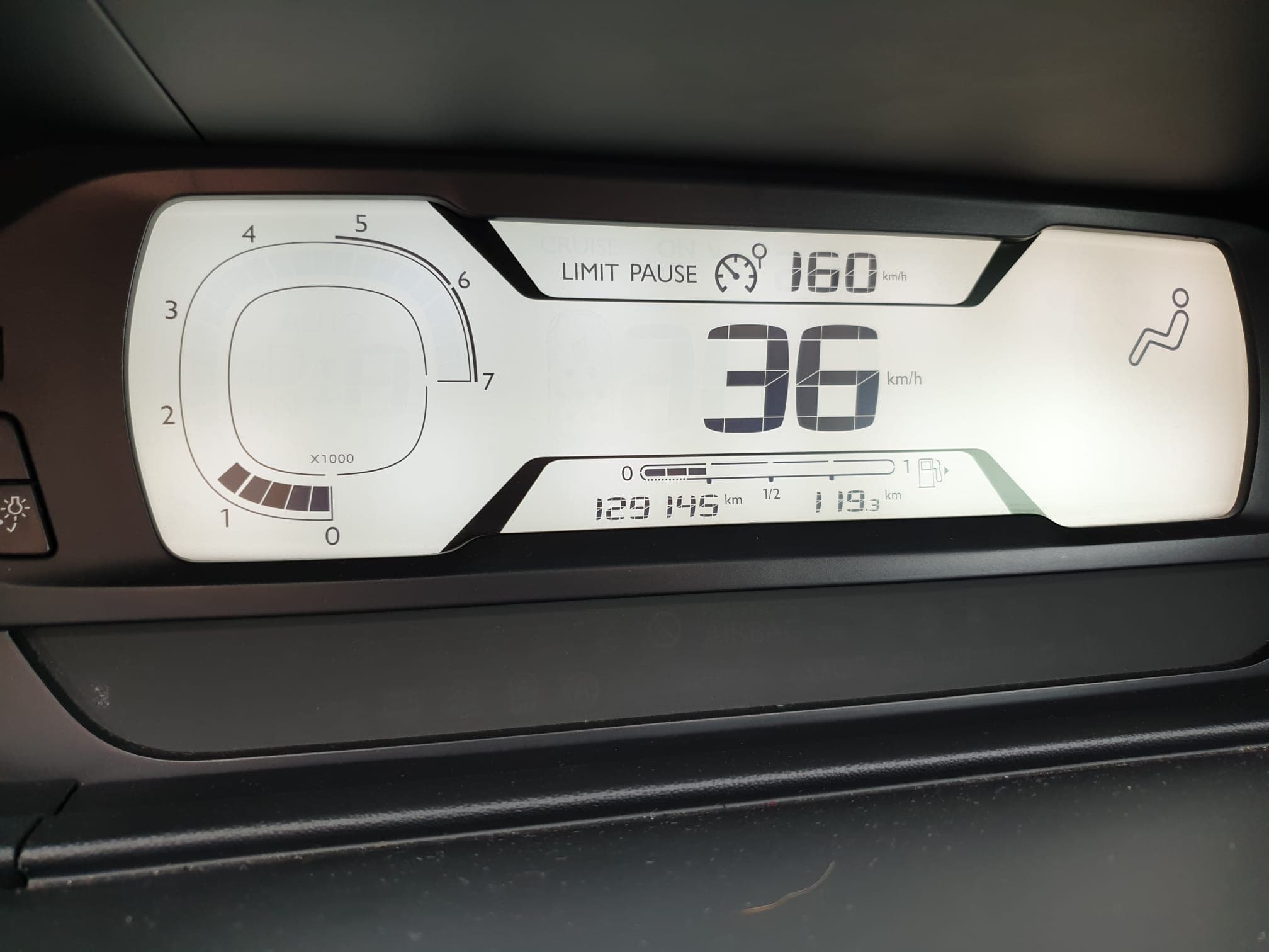 Citroën C4 Grand Spacetourer · Ano 2018 — imagen 14