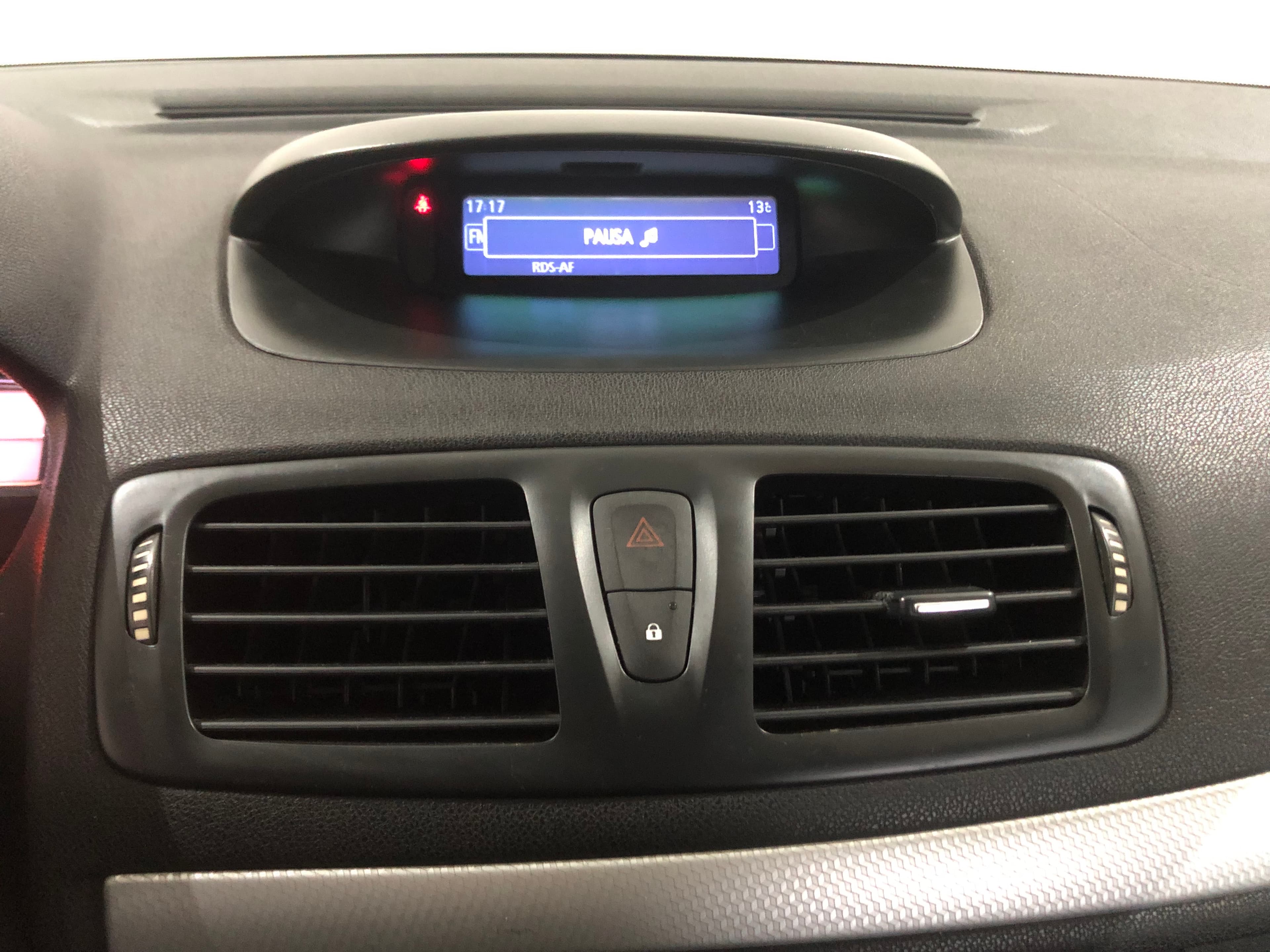 Renault Mégane 1.5DCI · Ano 2012 — imagem 28