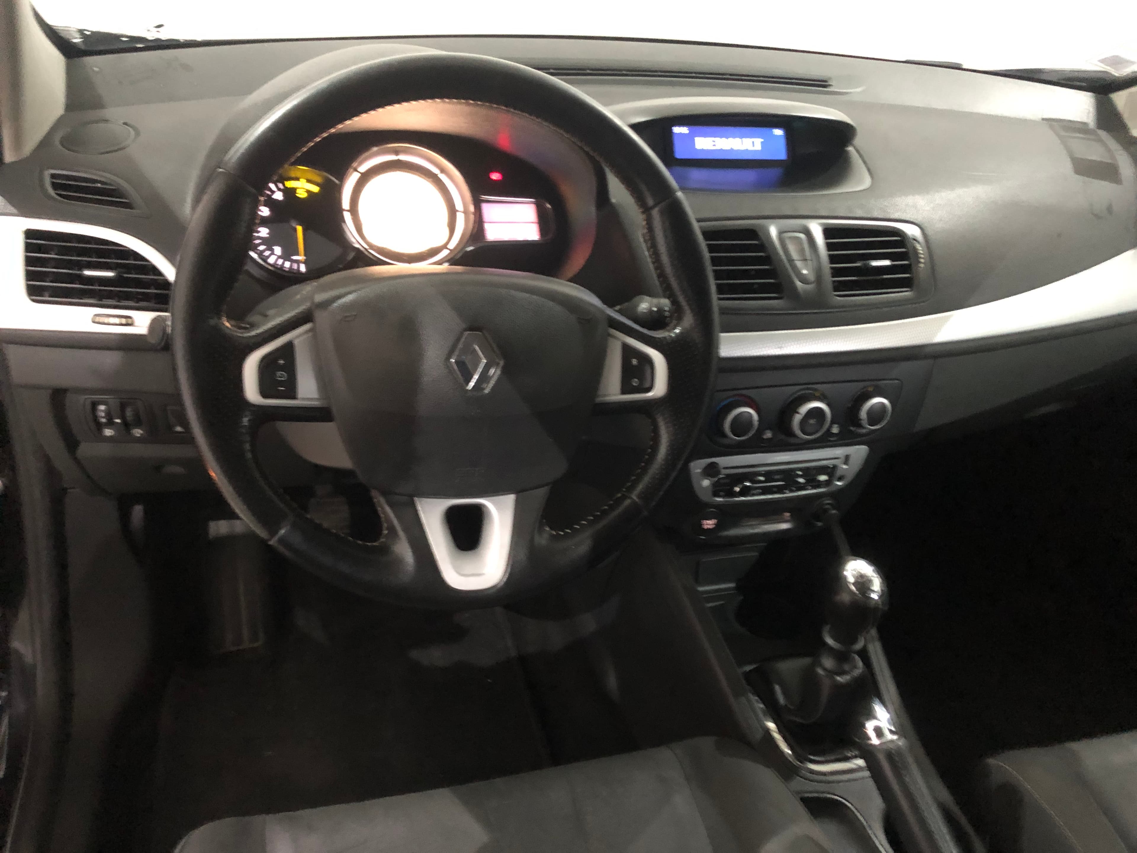 Renault Mégane 1.5DCI · Ano 2012 — imagem 17