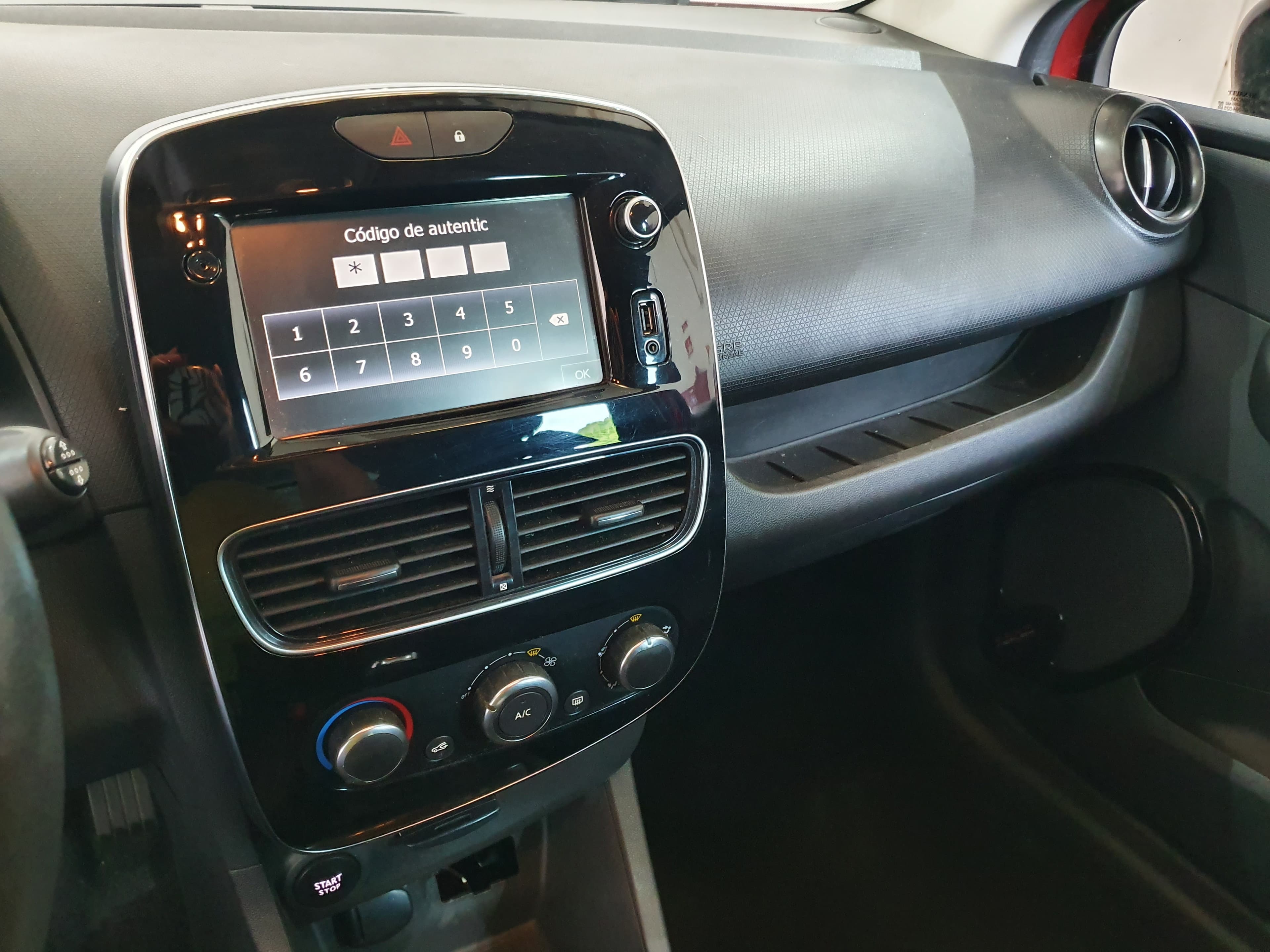 Renault Clio · Ano 2017 — imagem 32