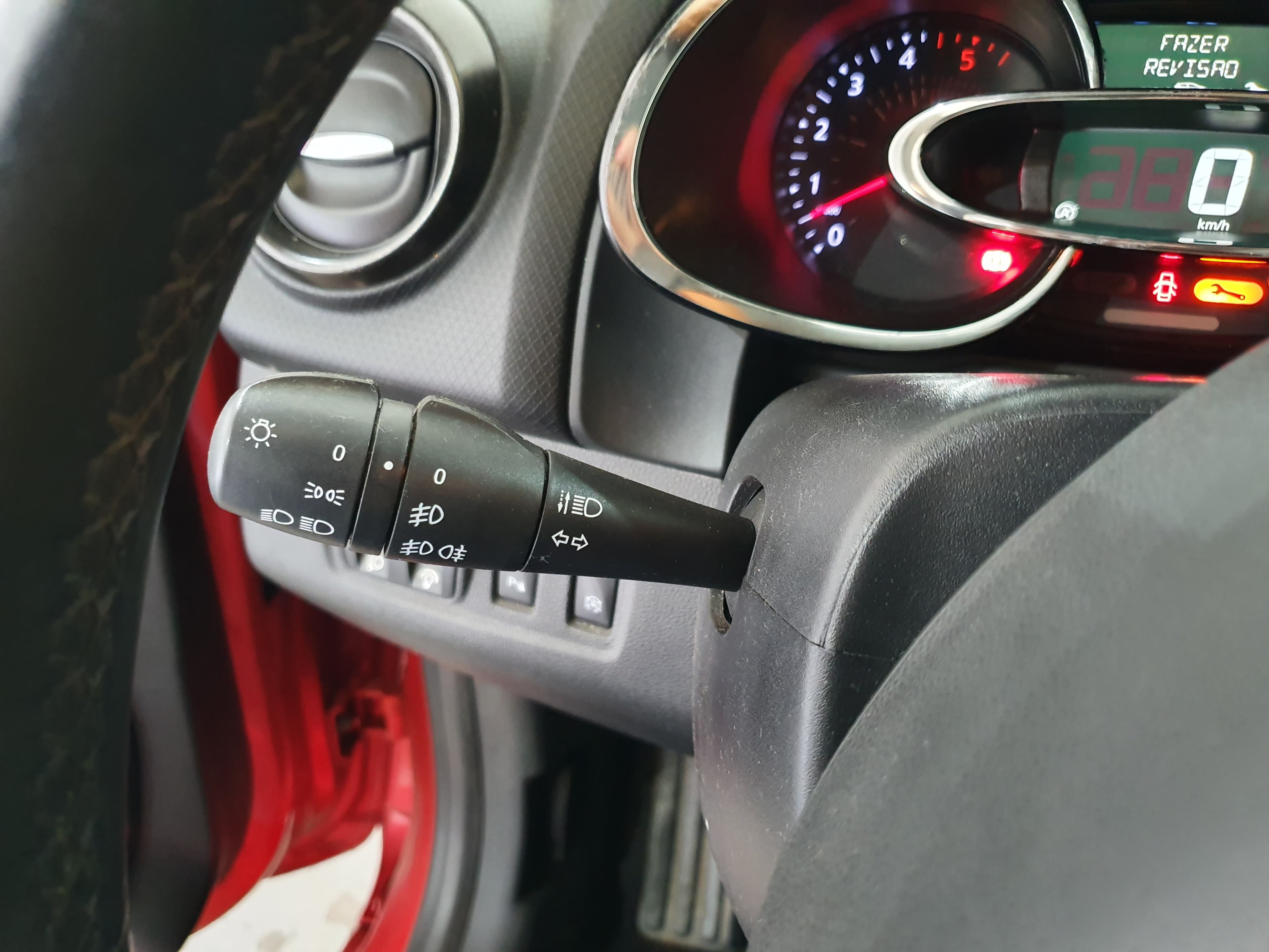 Renault Clio · Ano 2017 — imagem 37