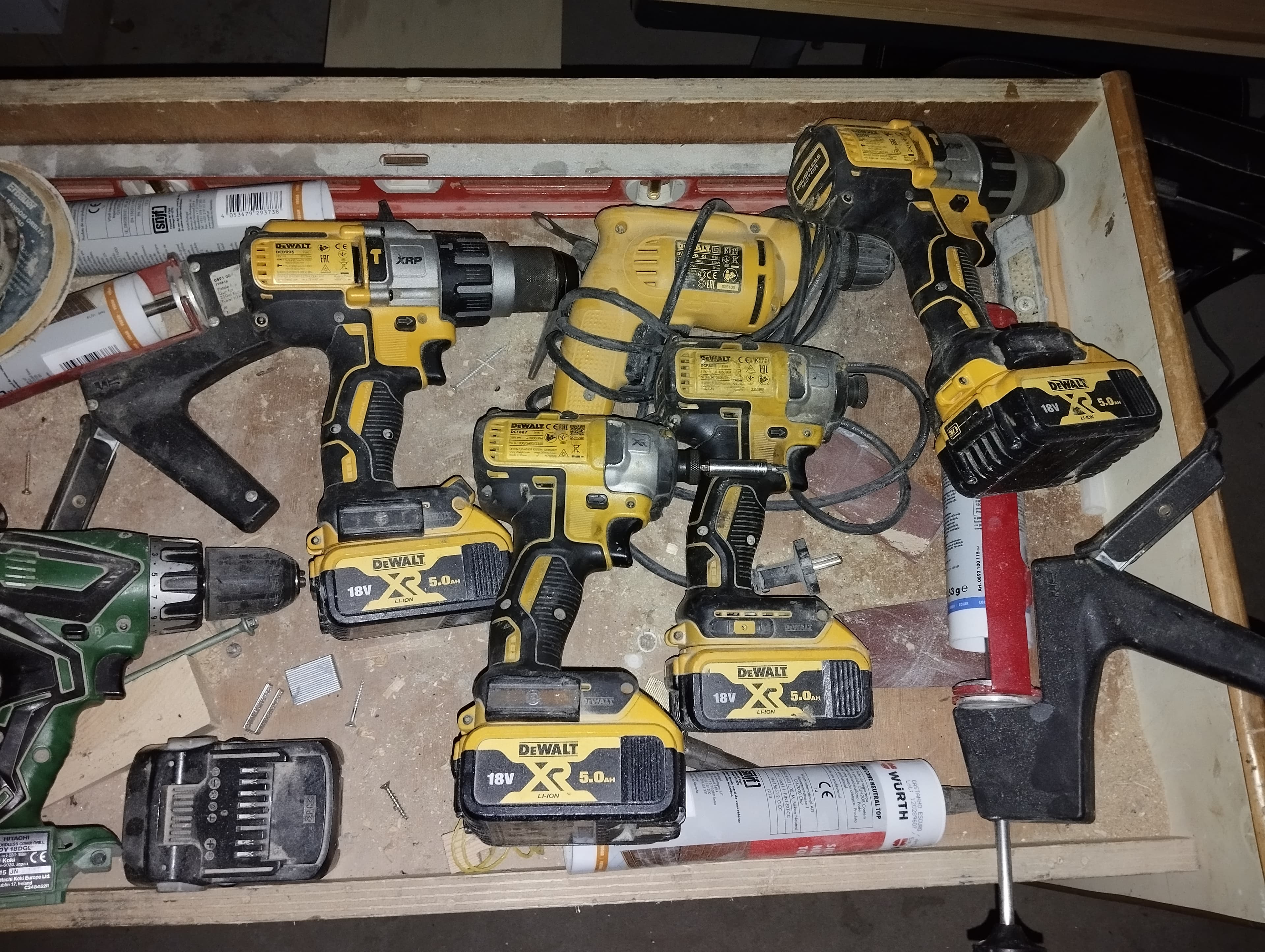 Equipamentos · Matéria-prima · Indústrias Carpintaria e Construção Civil — imagem 60