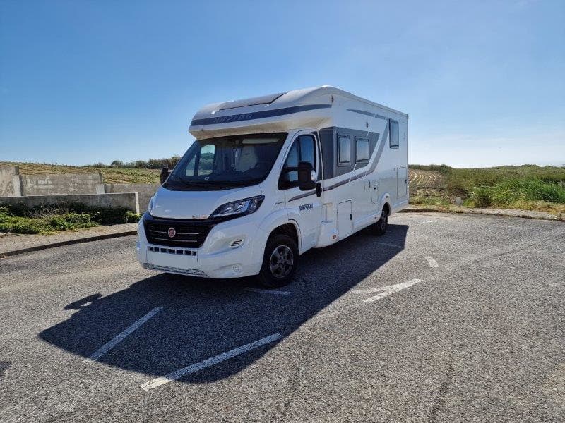 Autocaravana Rapido 686F Ultimate Line — imagem 1