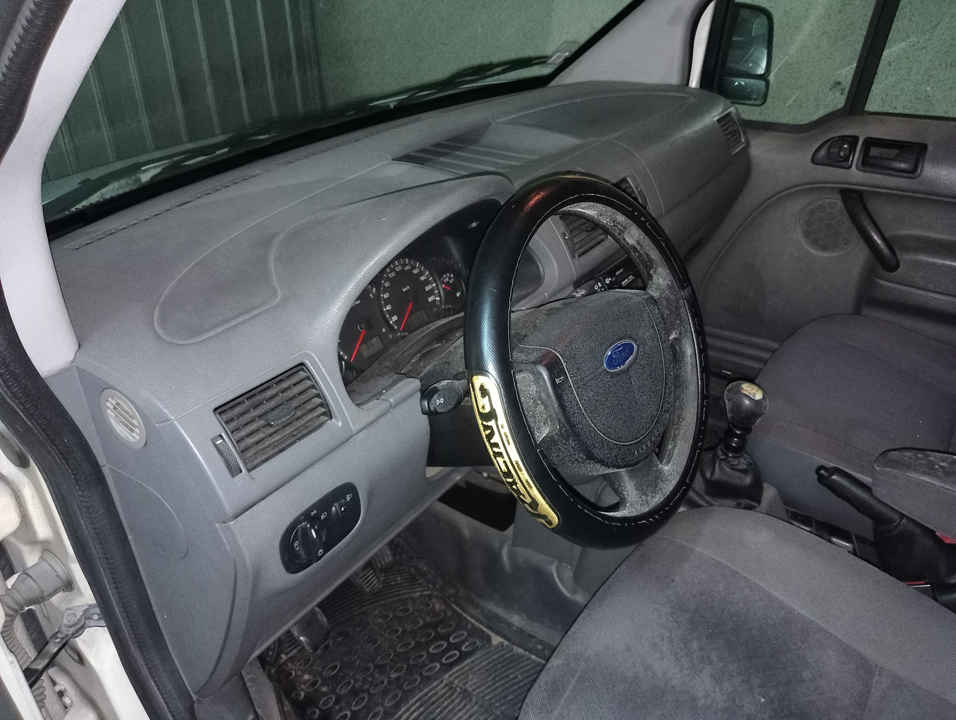 Ford Transit Connect T220 LX — imagen 7