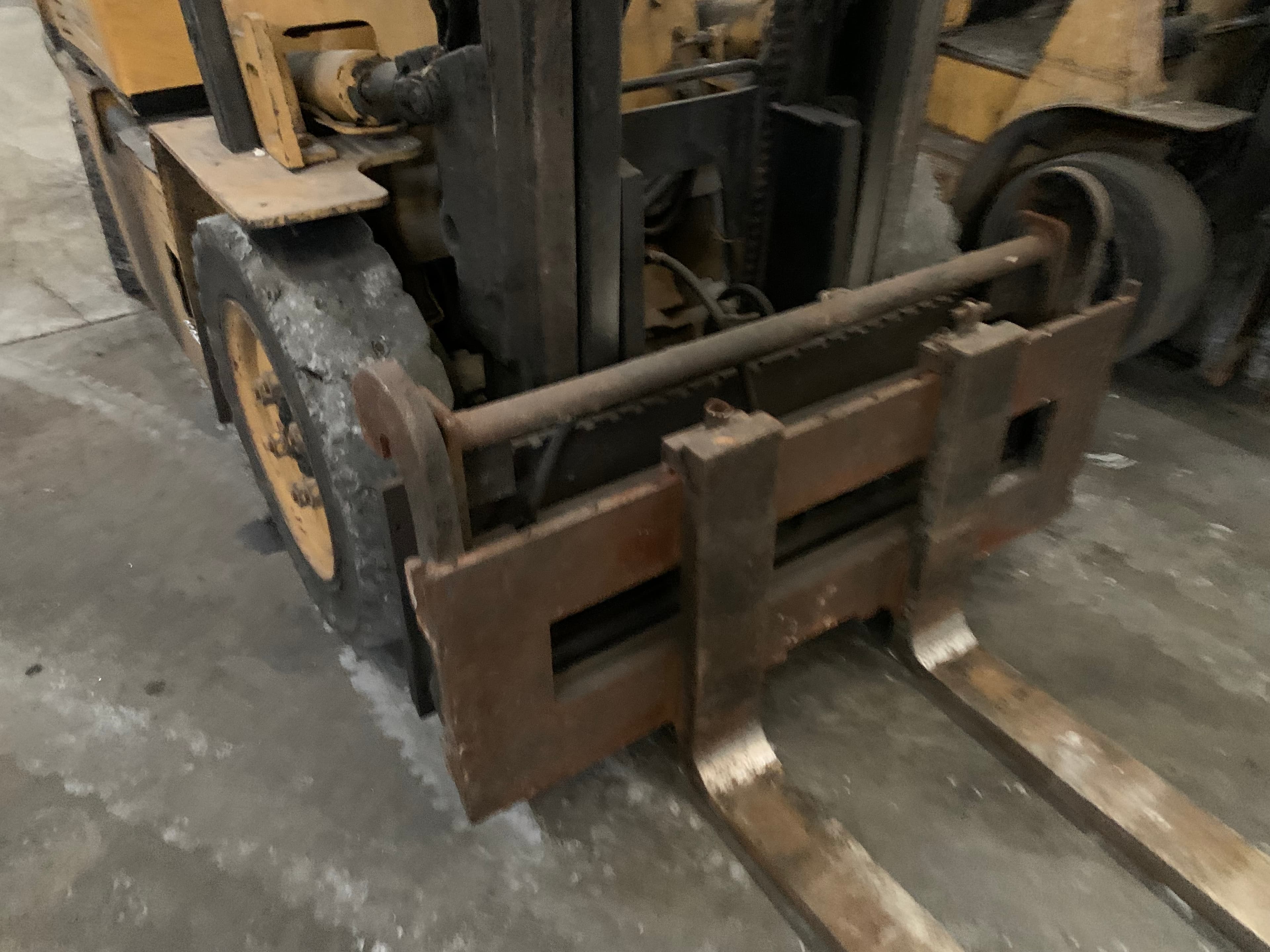 Empilhador Caterpillar 20 — imagem 4