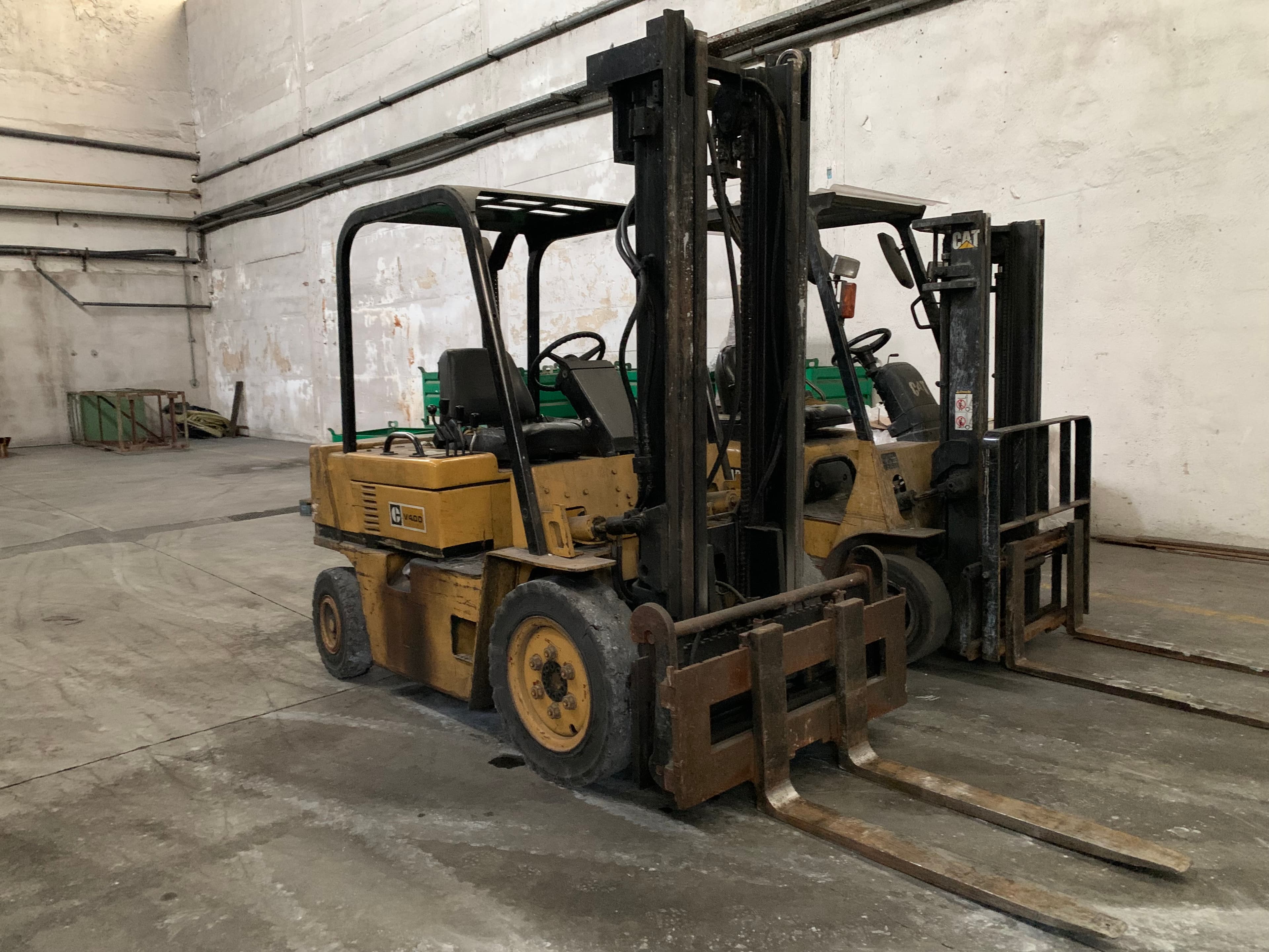 Empilhador Caterpillar 20 — imagem 1