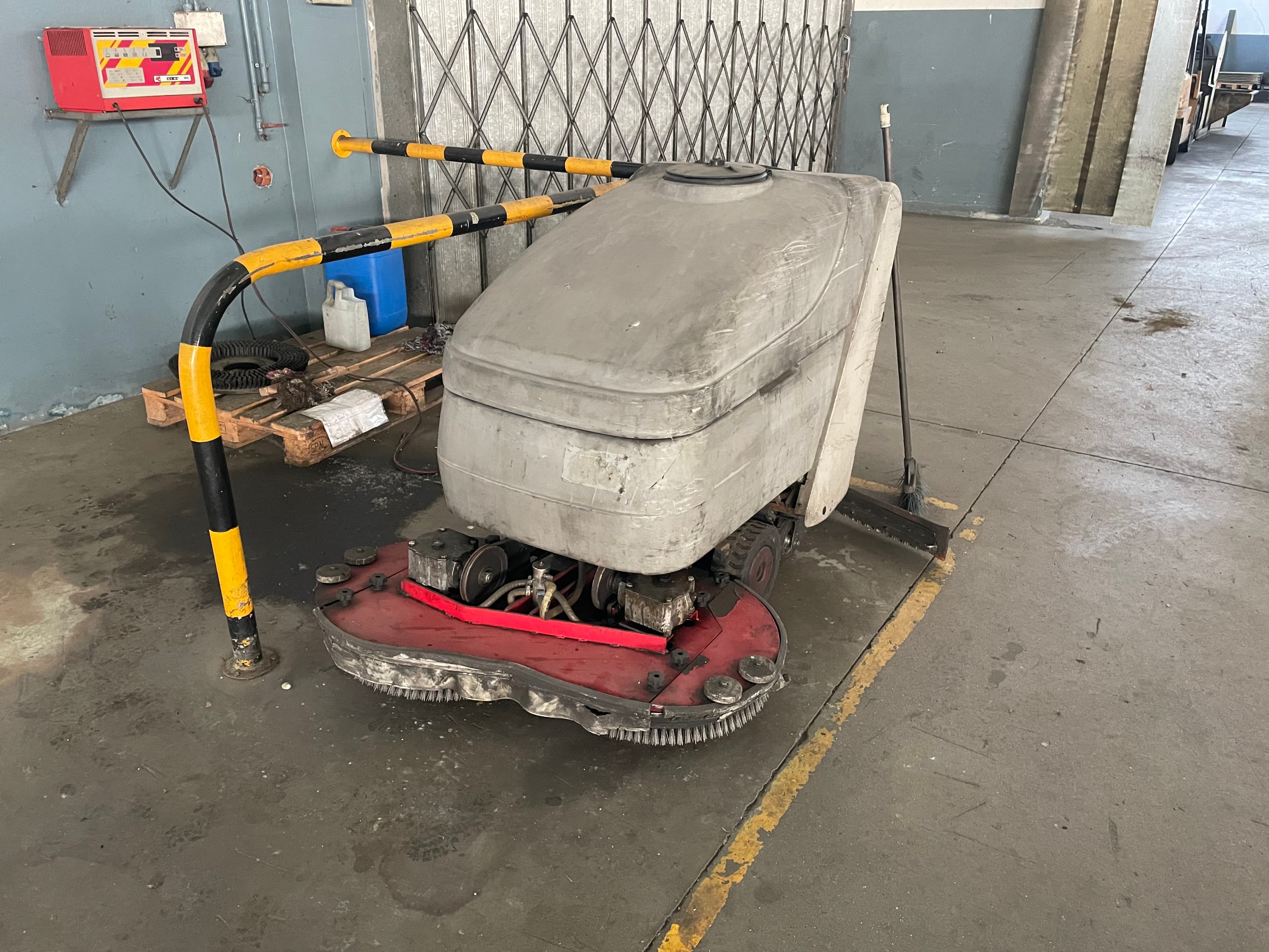 Máquina Lavar Chão Comac — imagen 1