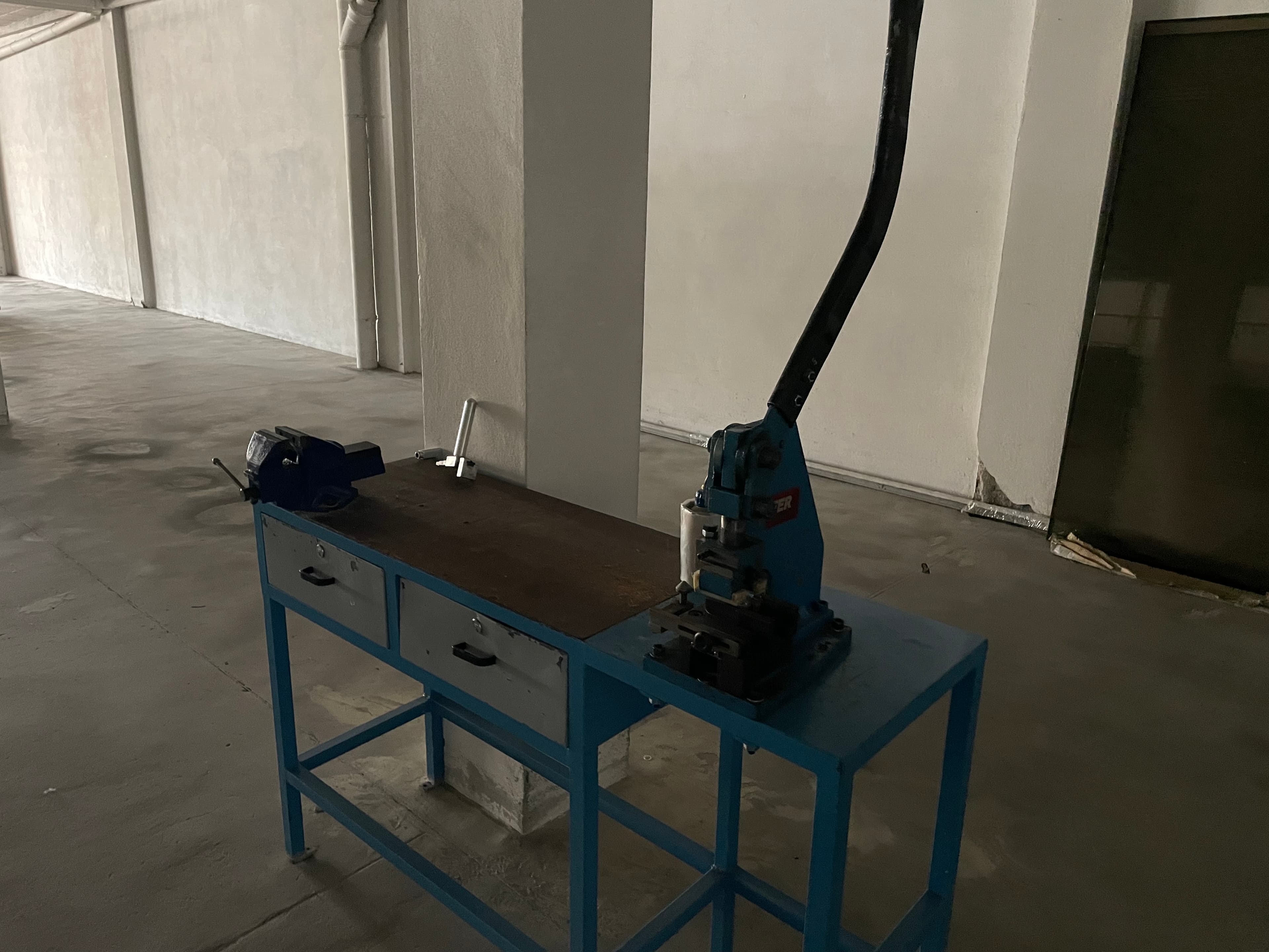Bancadas Trabalho · Cilindro — imagem 2