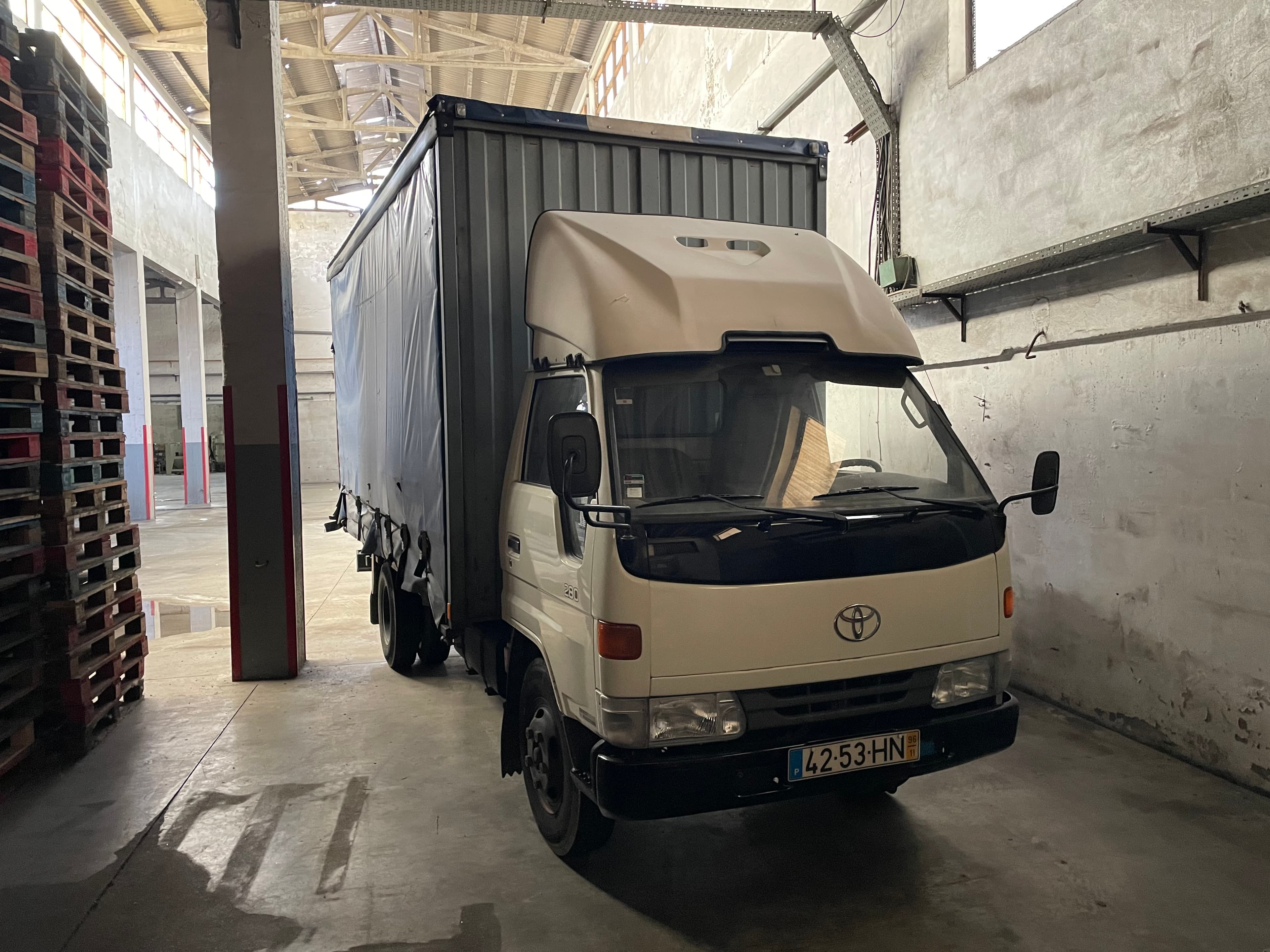 Toyota Dyna 280 — imagem 1