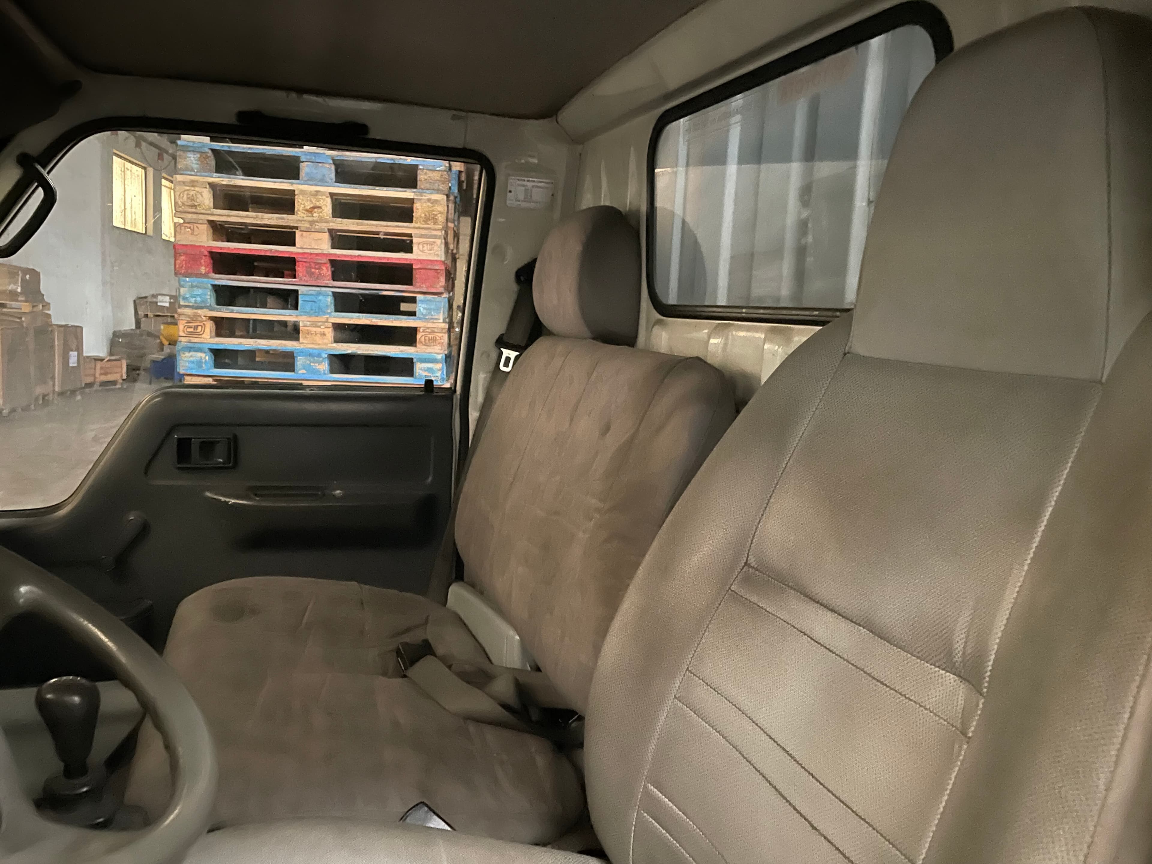 Toyota Dyna 280 — imagem 2