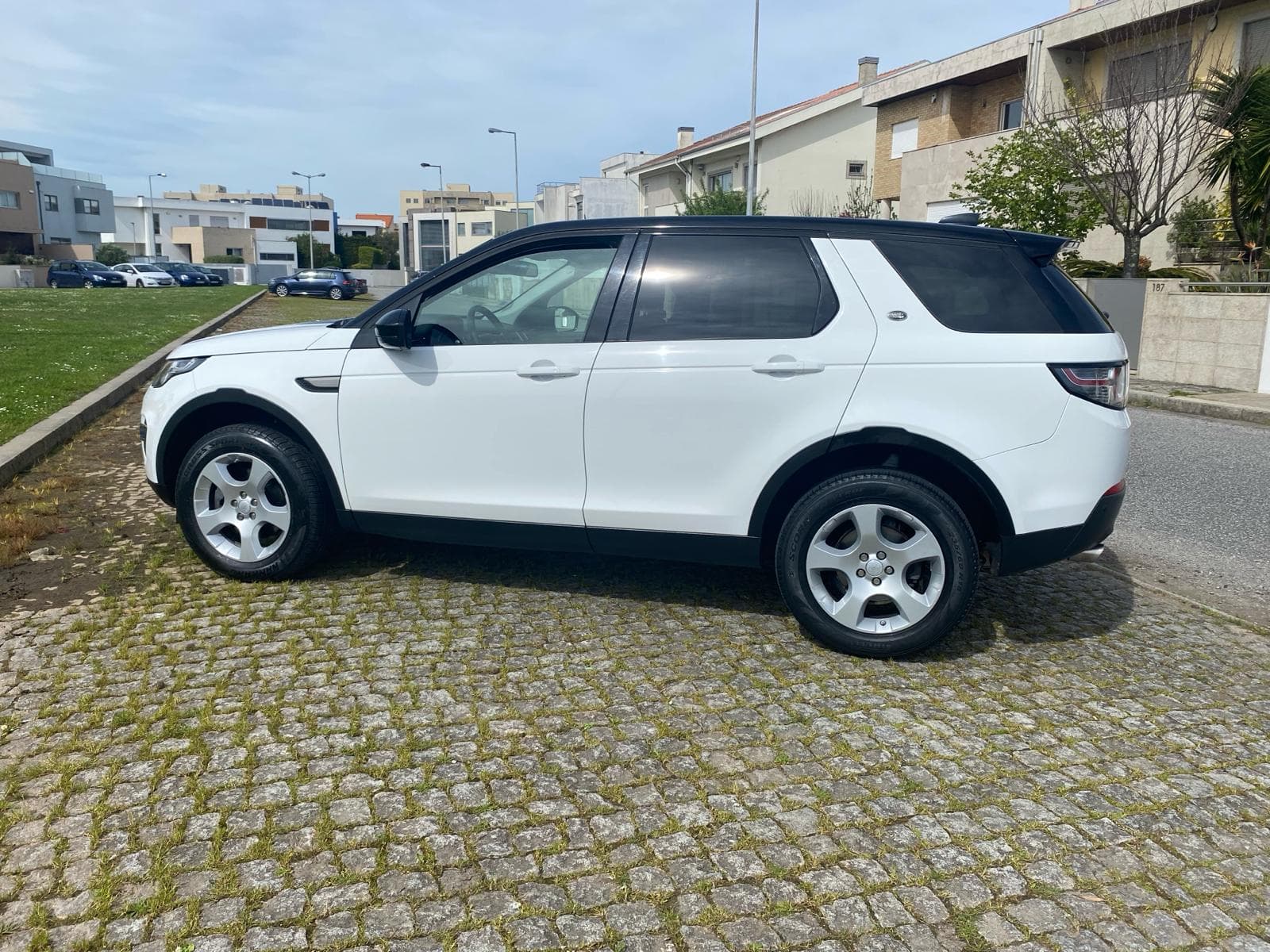 Land Rover Discovery · Ano 2018 — imagem 2