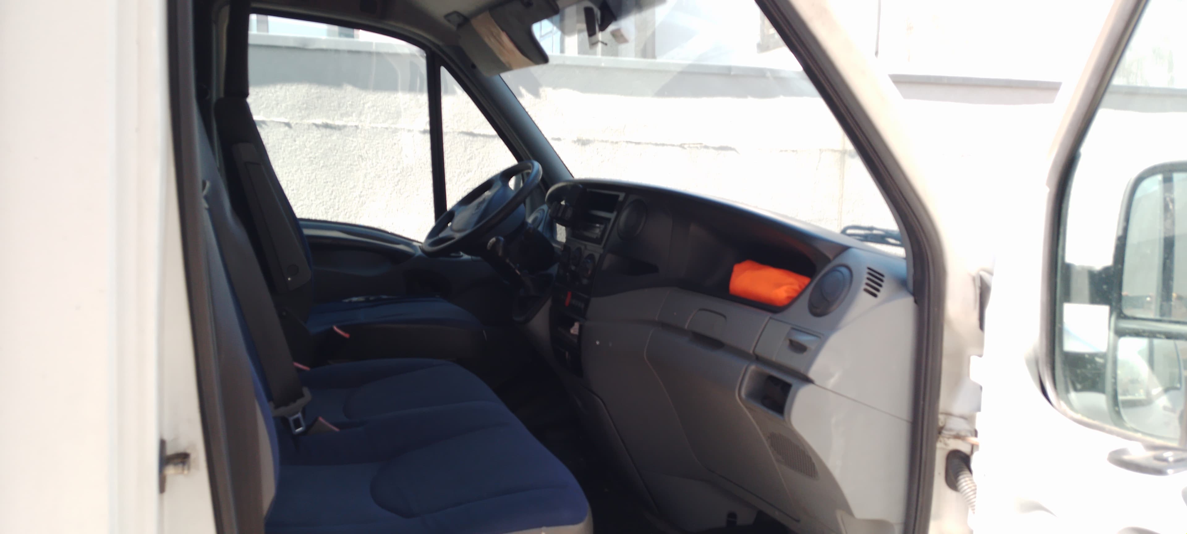 Iveco Daily · Ano 2009 — imagem 11