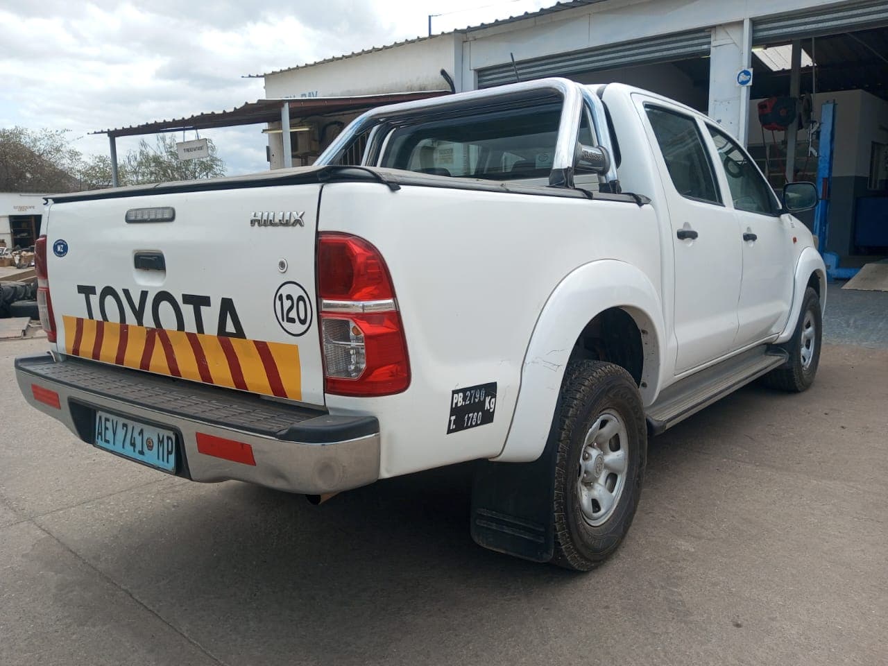 Toyota Hilux 2.5 · Ano 2015 — imagem 5