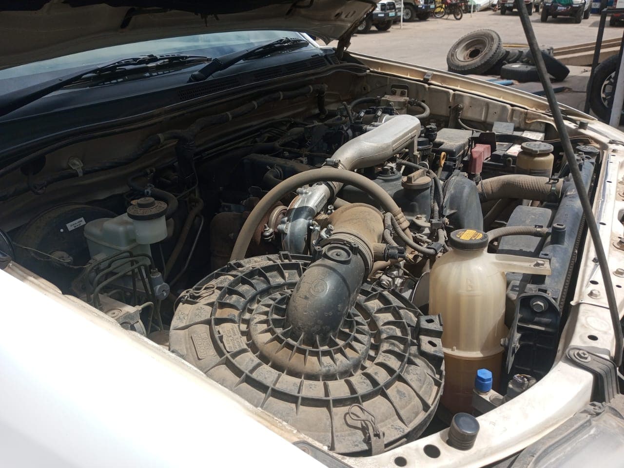 Toyota Hilux 2.5 · Ano 2015 — imagem 11
