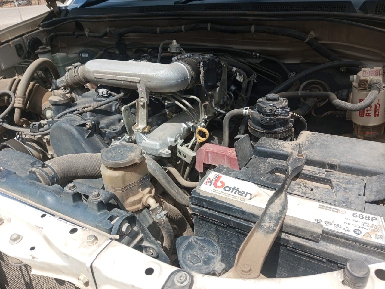 Toyota Hilux 2.5 · Ano 2015 — imagem 12