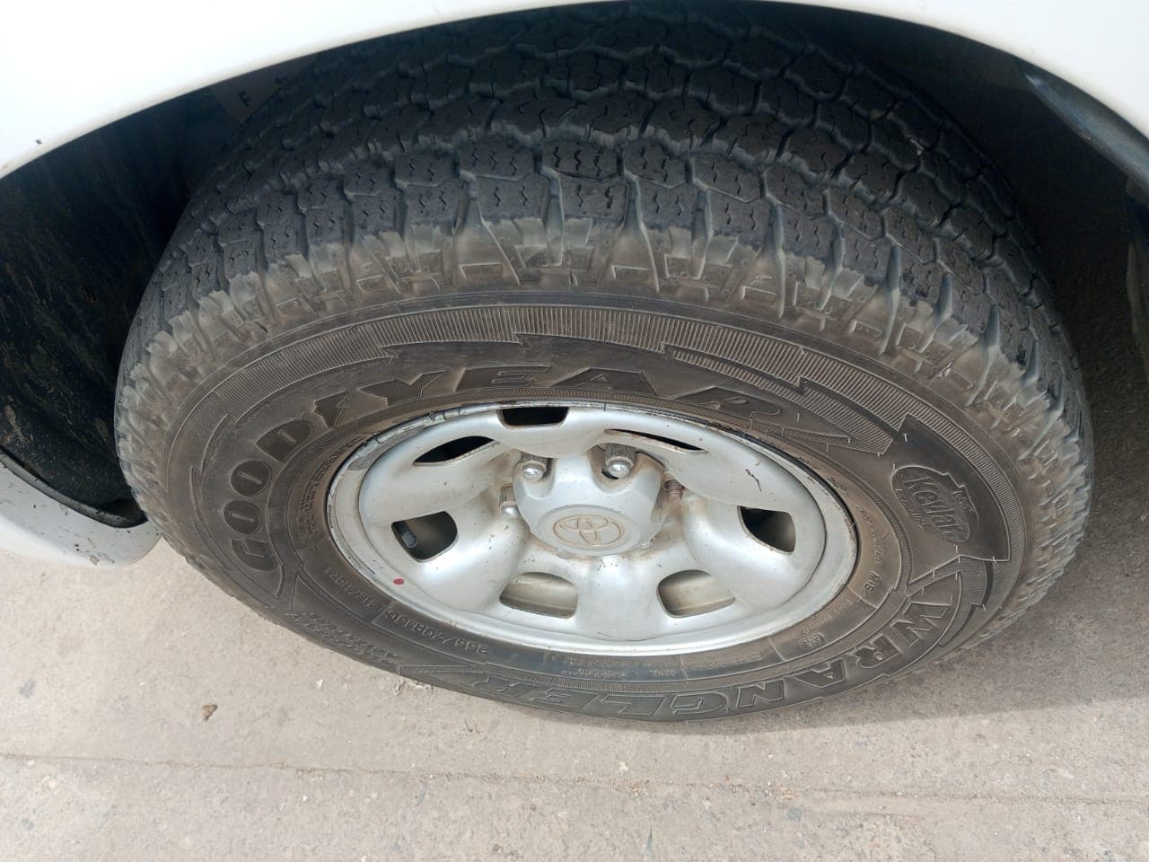 Toyota Hilux 2.5 · Ano 2015 — imagem 9