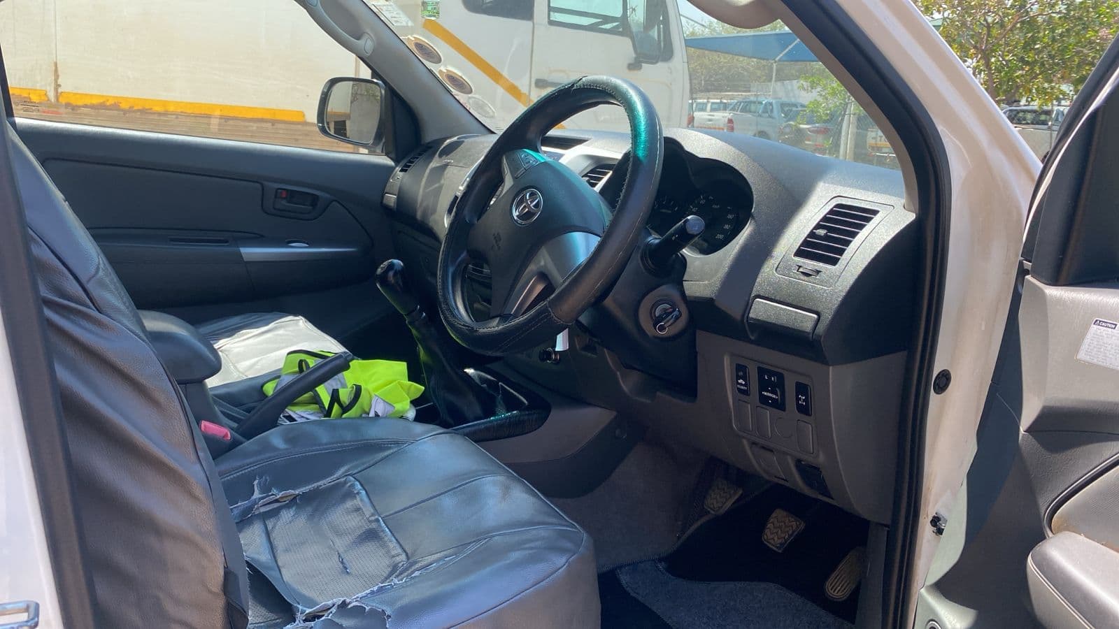 Toyota Hilux 2.5D — imagem 9