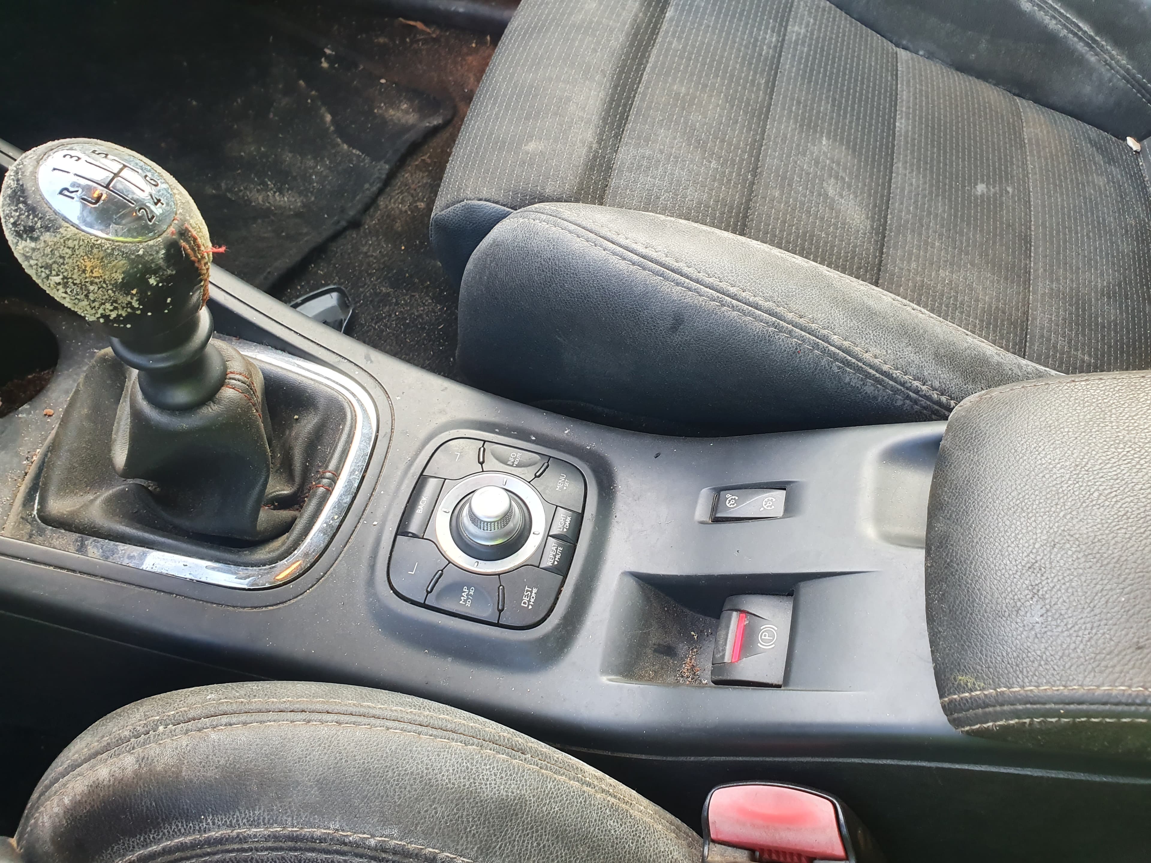 Renault Mégane GT Line · Ano 2012 — imagem 35