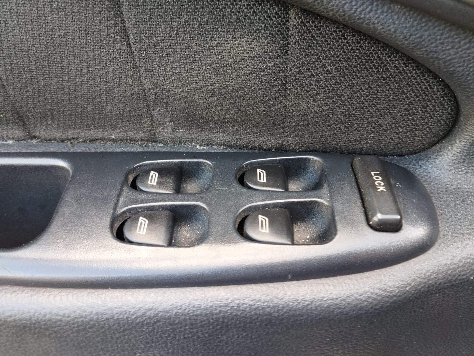 Alfa Romeu 156  Sedan 1.6 16V Twin Spark · Ano 2000 — imagem 21