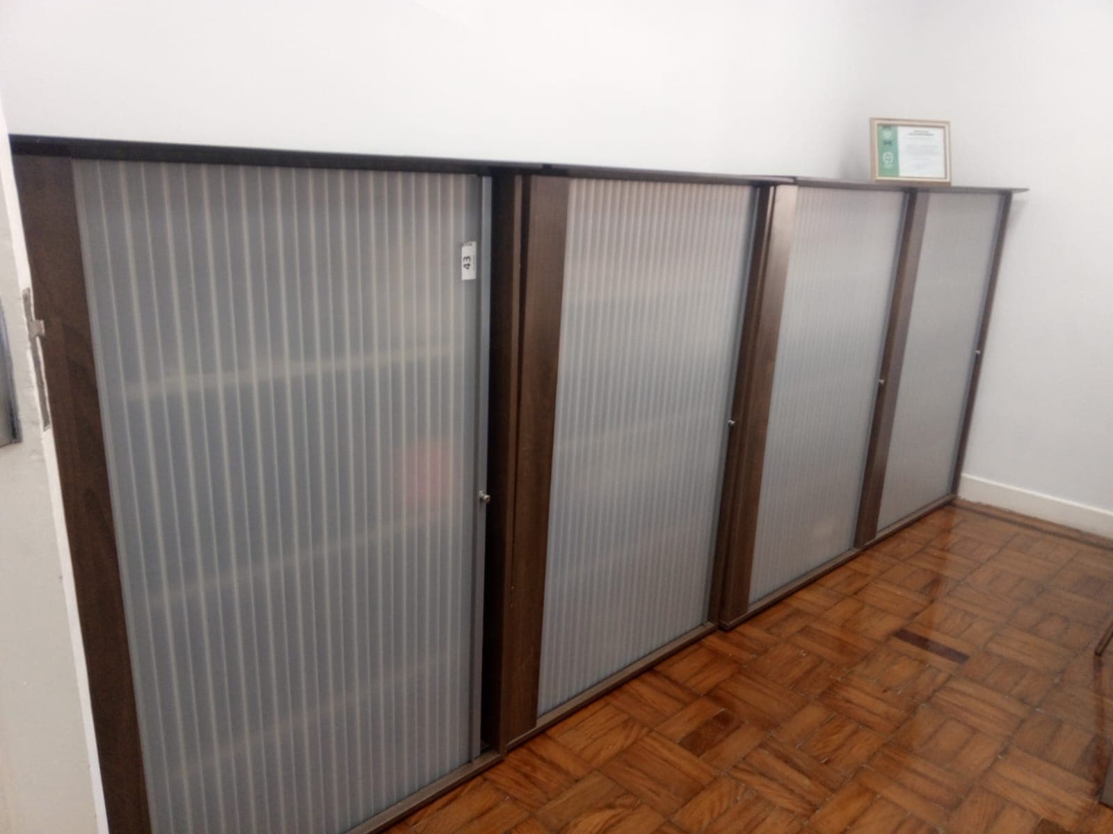 Mobiliario de oficina — imagen 1