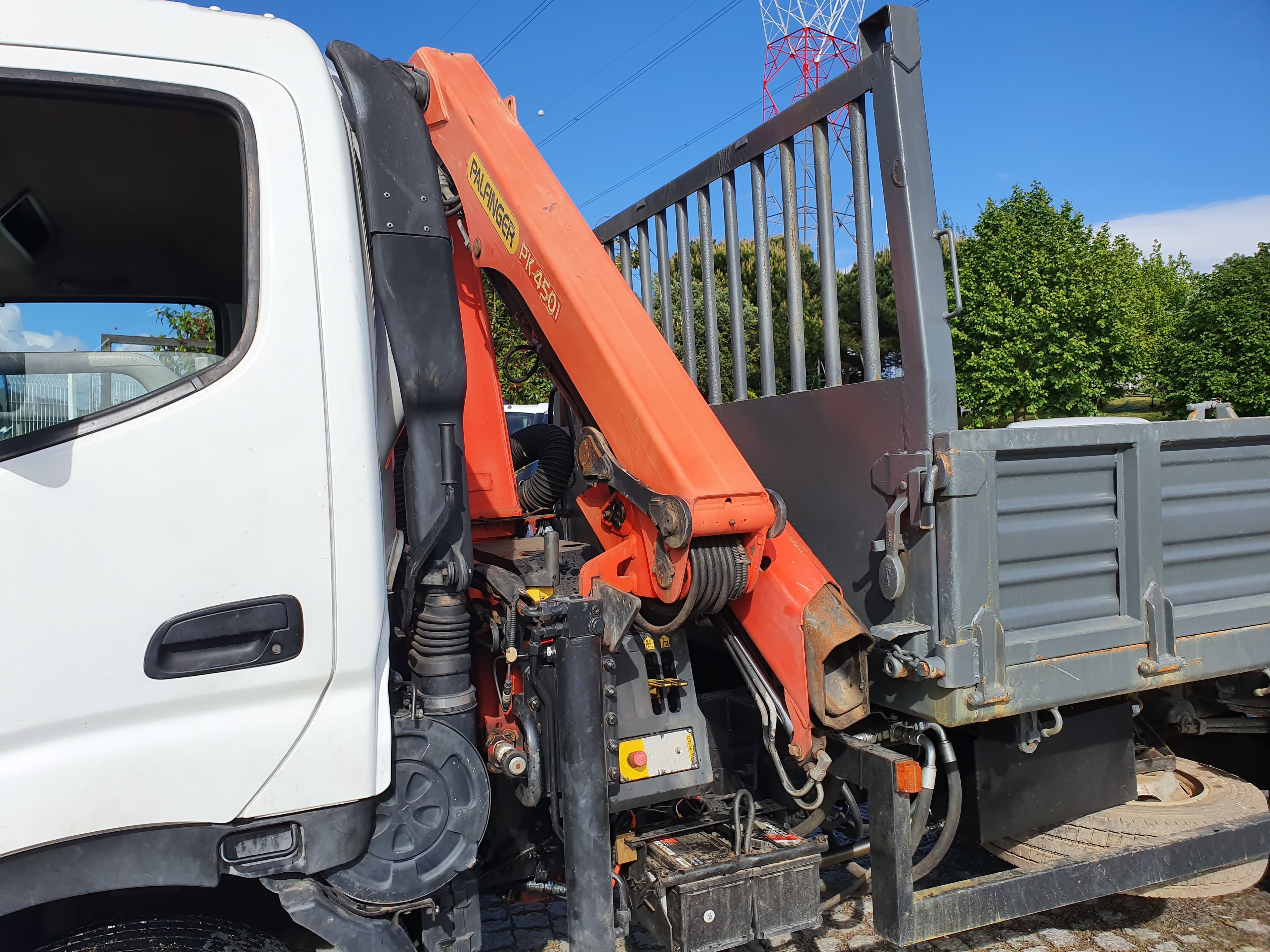 Toyota Dyna · Grua Palfinger · Tribasculante · Ano 2008 — imagen 8