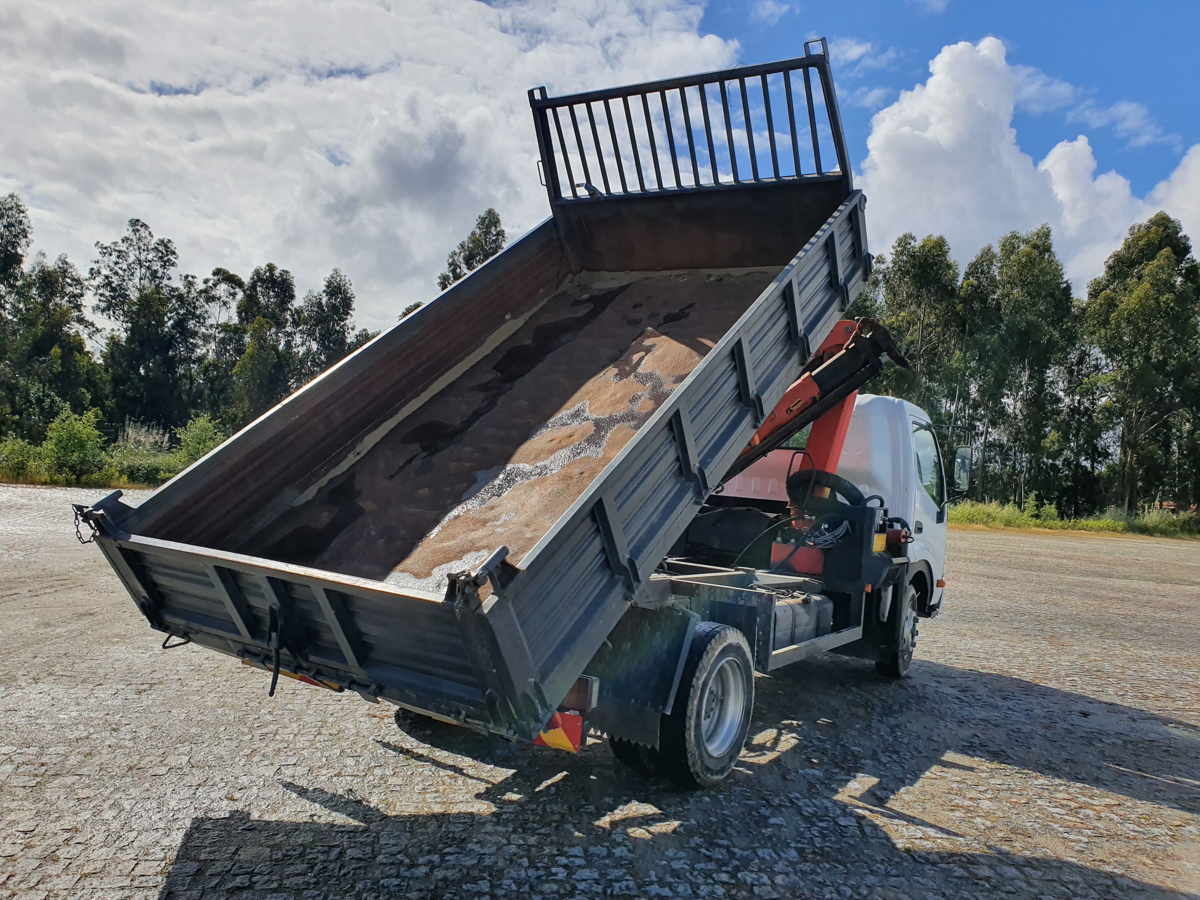 Toyota Dyna · Grua Palfinger · Tribasculante · Ano 2008 — imagen 21