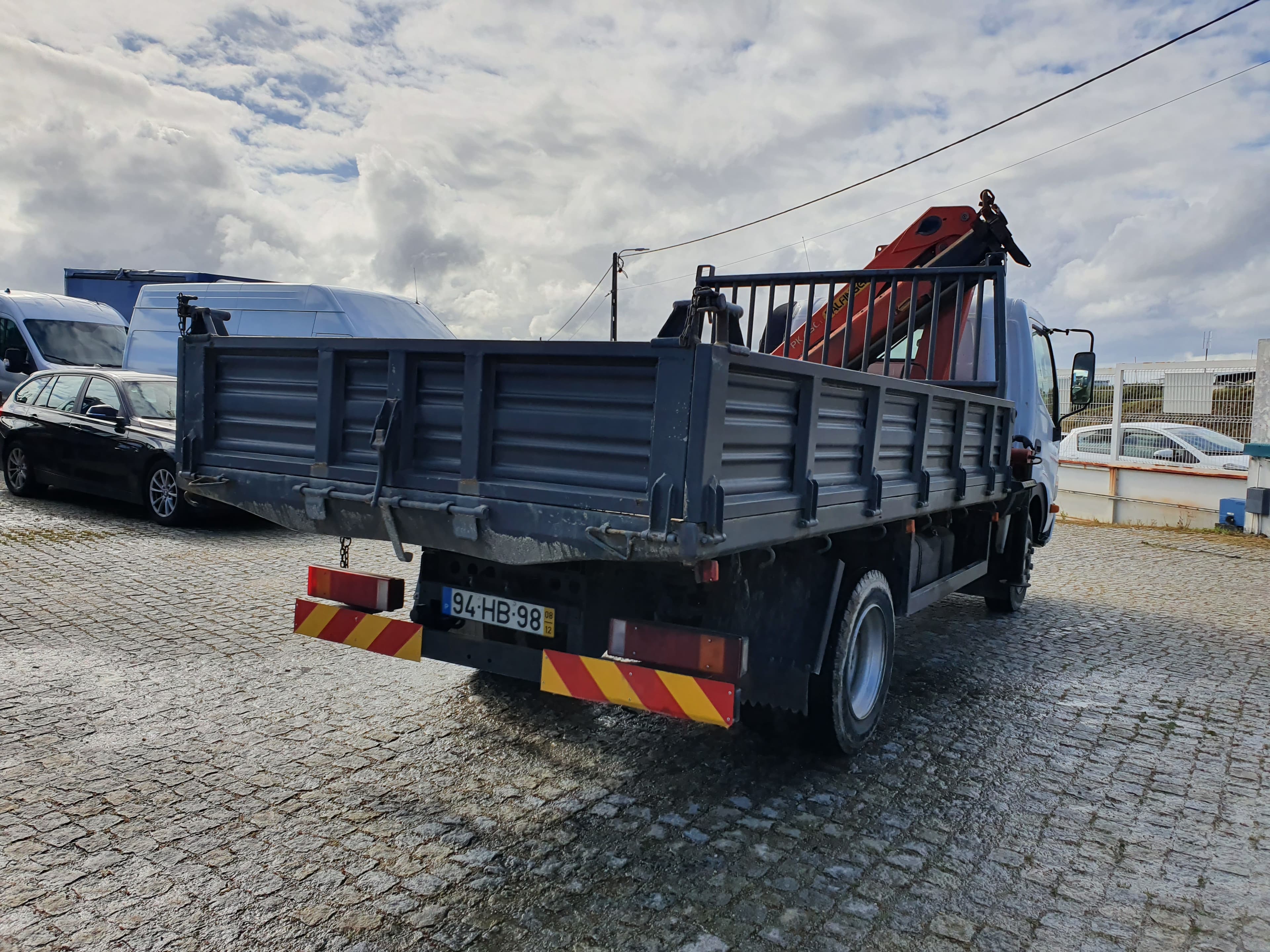 Toyota Dyna · Grua Palfinger · Tribasculante · Ano 2008 — imagen 4