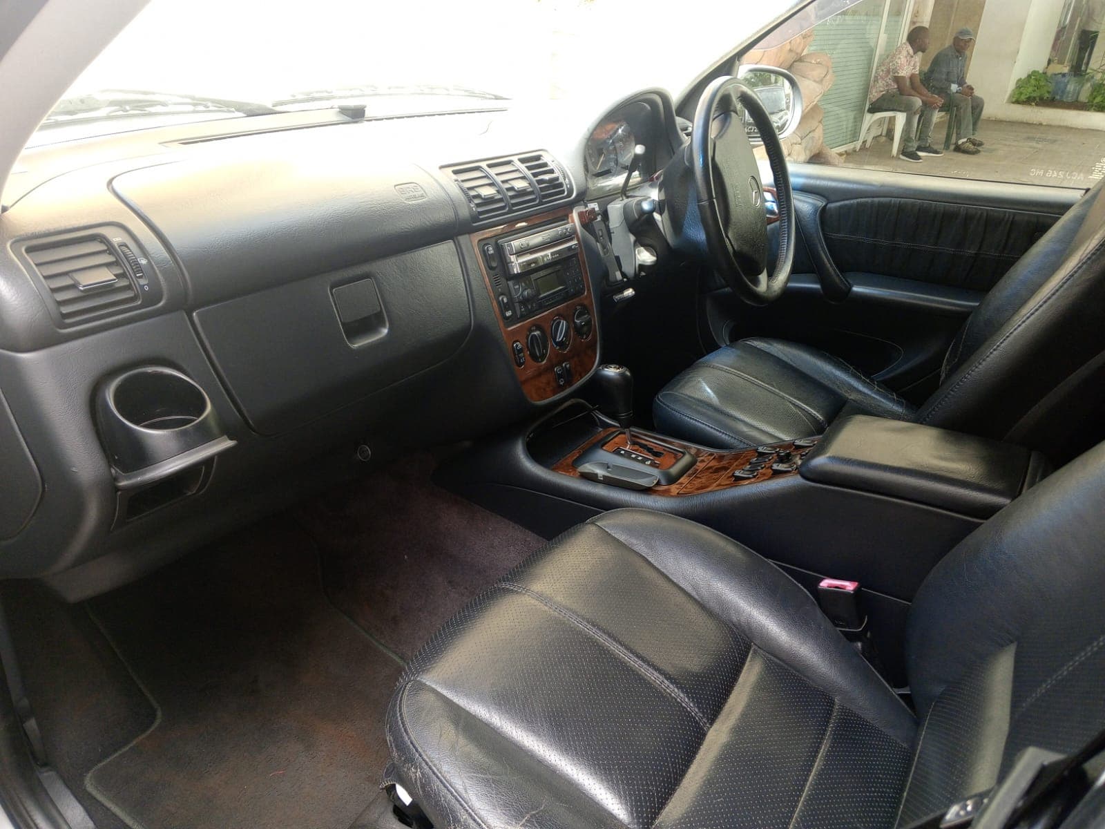Mercedes Benz ML320 · Ano 2000 — image 9